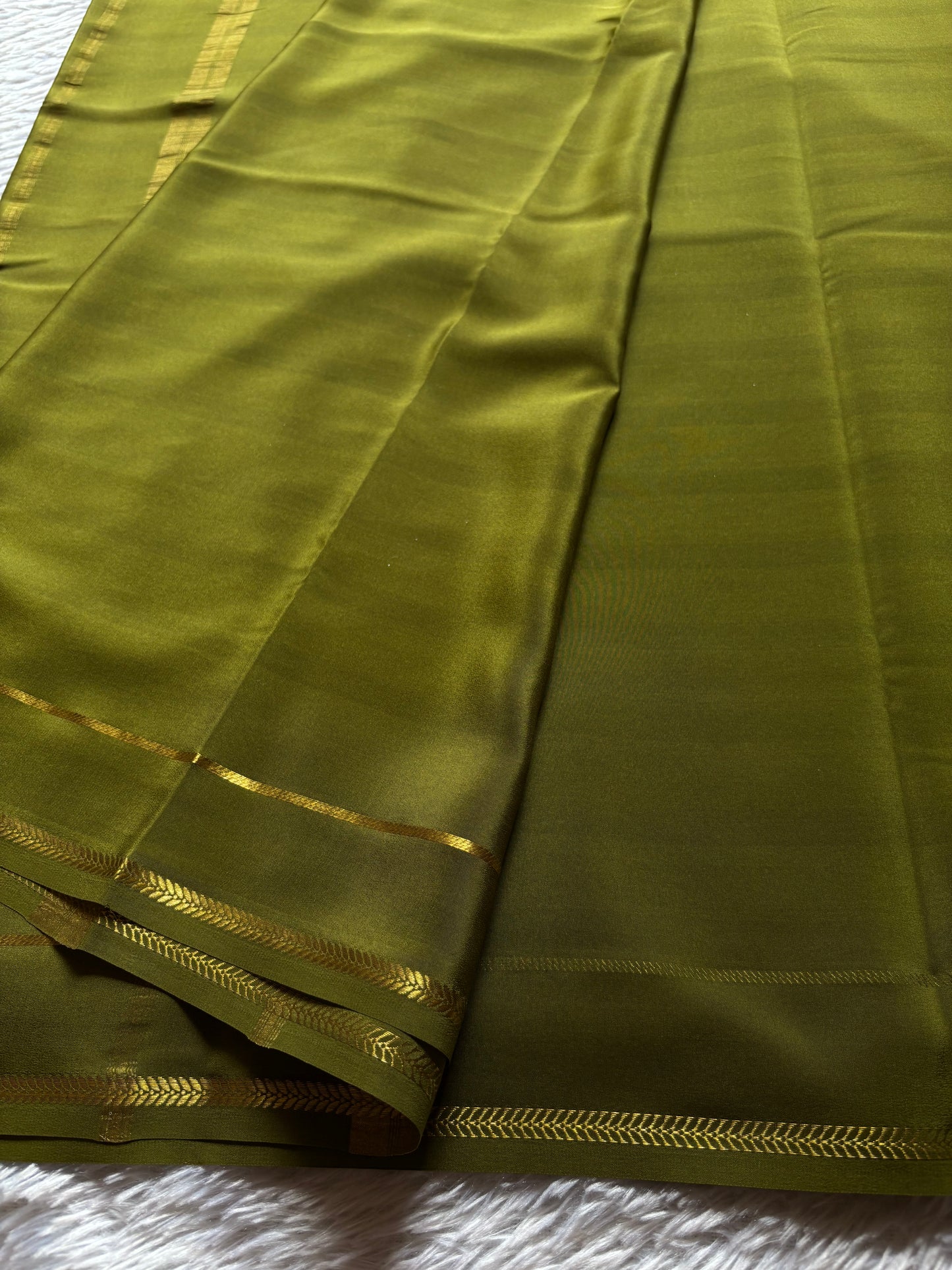 Vinaya : Solid Moss green