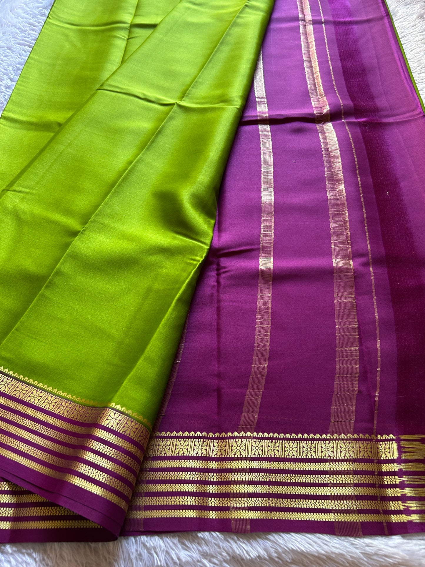 Nayana (2D) : Mehendi green-magenta