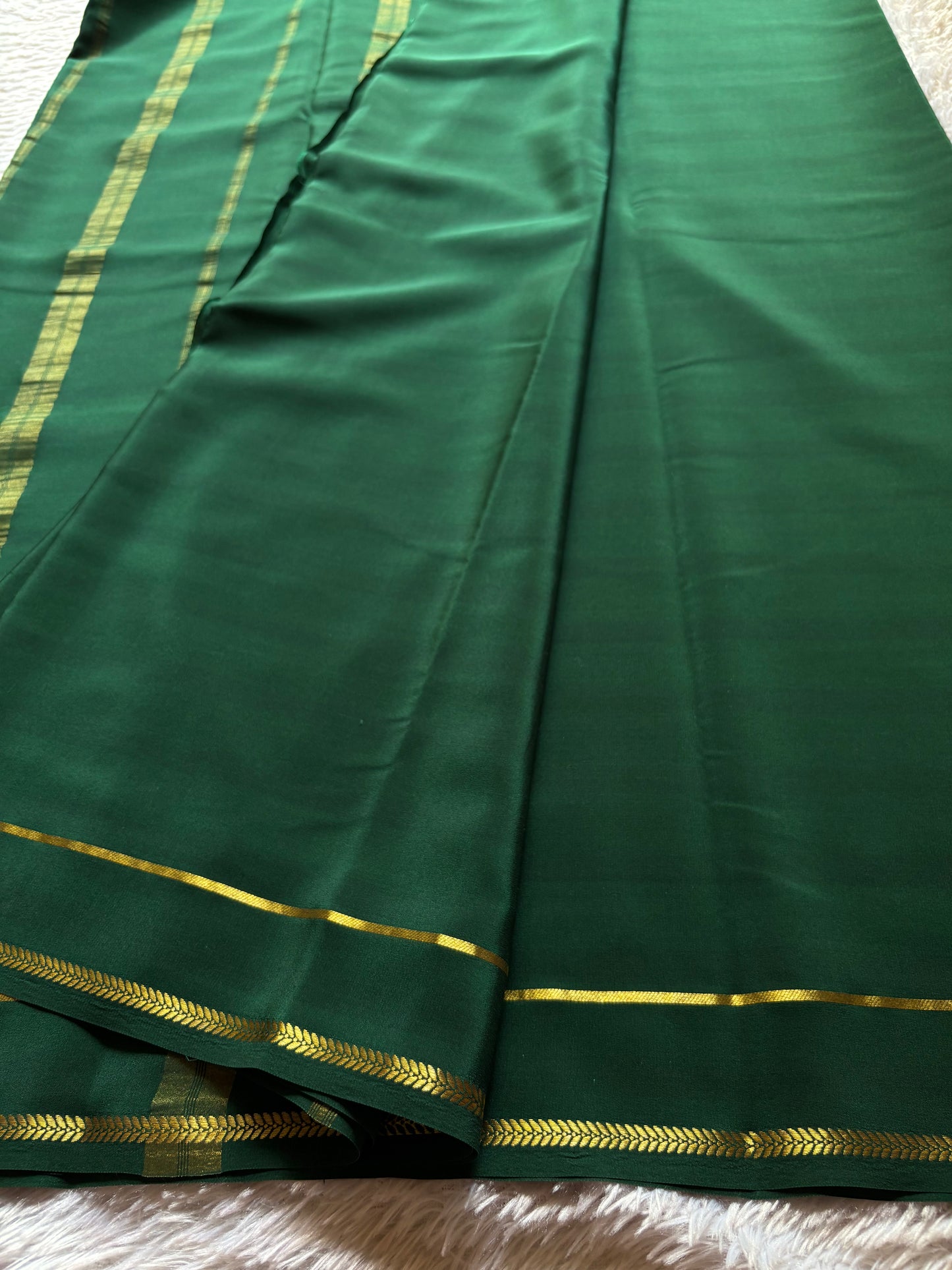 Vinaya : Solid Bottle green