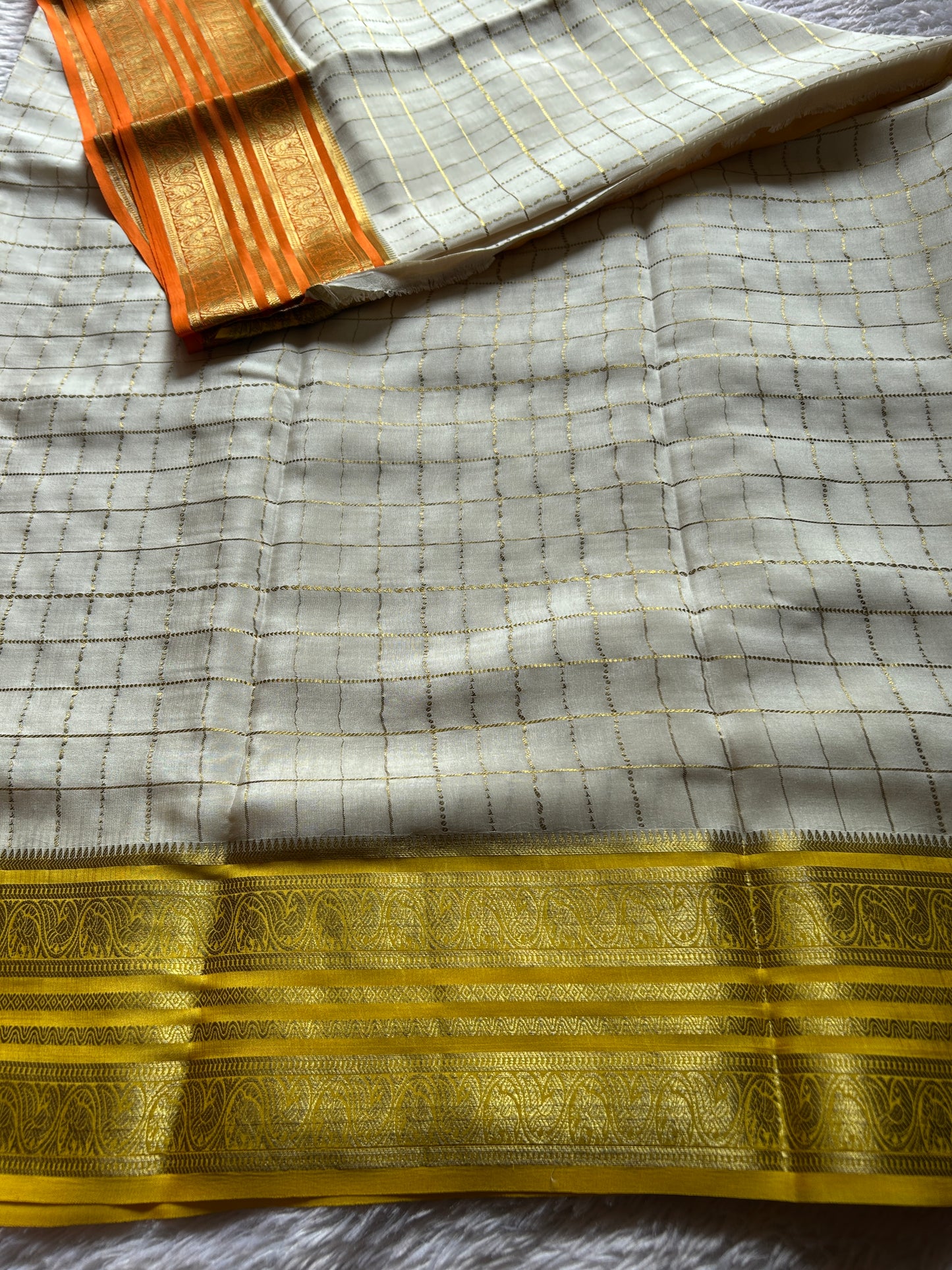Ganga (3D) : Off white-orange-yellow