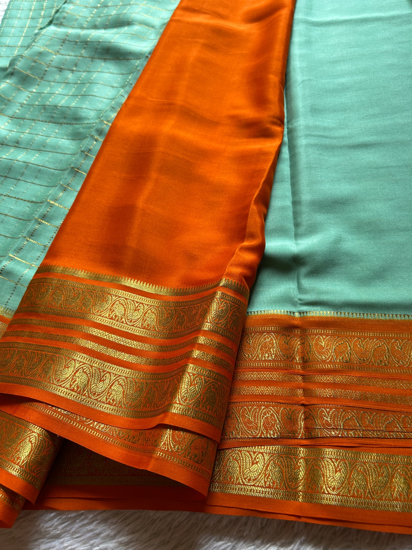 Ganga (3D) : Sea green-yellow-orange