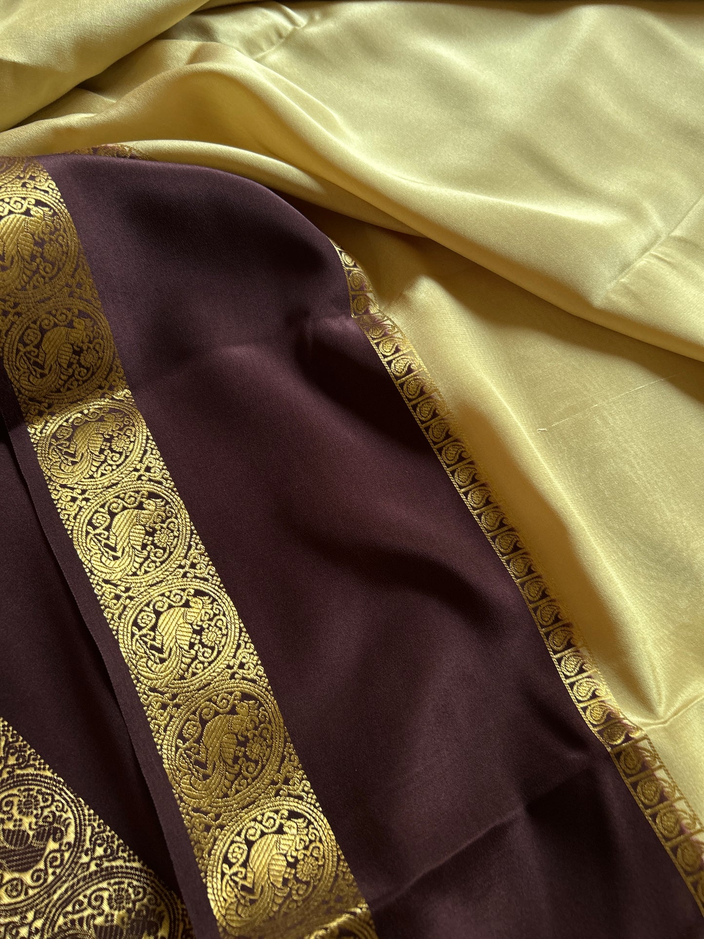 Mandakini (2D) : Off white-deep brown