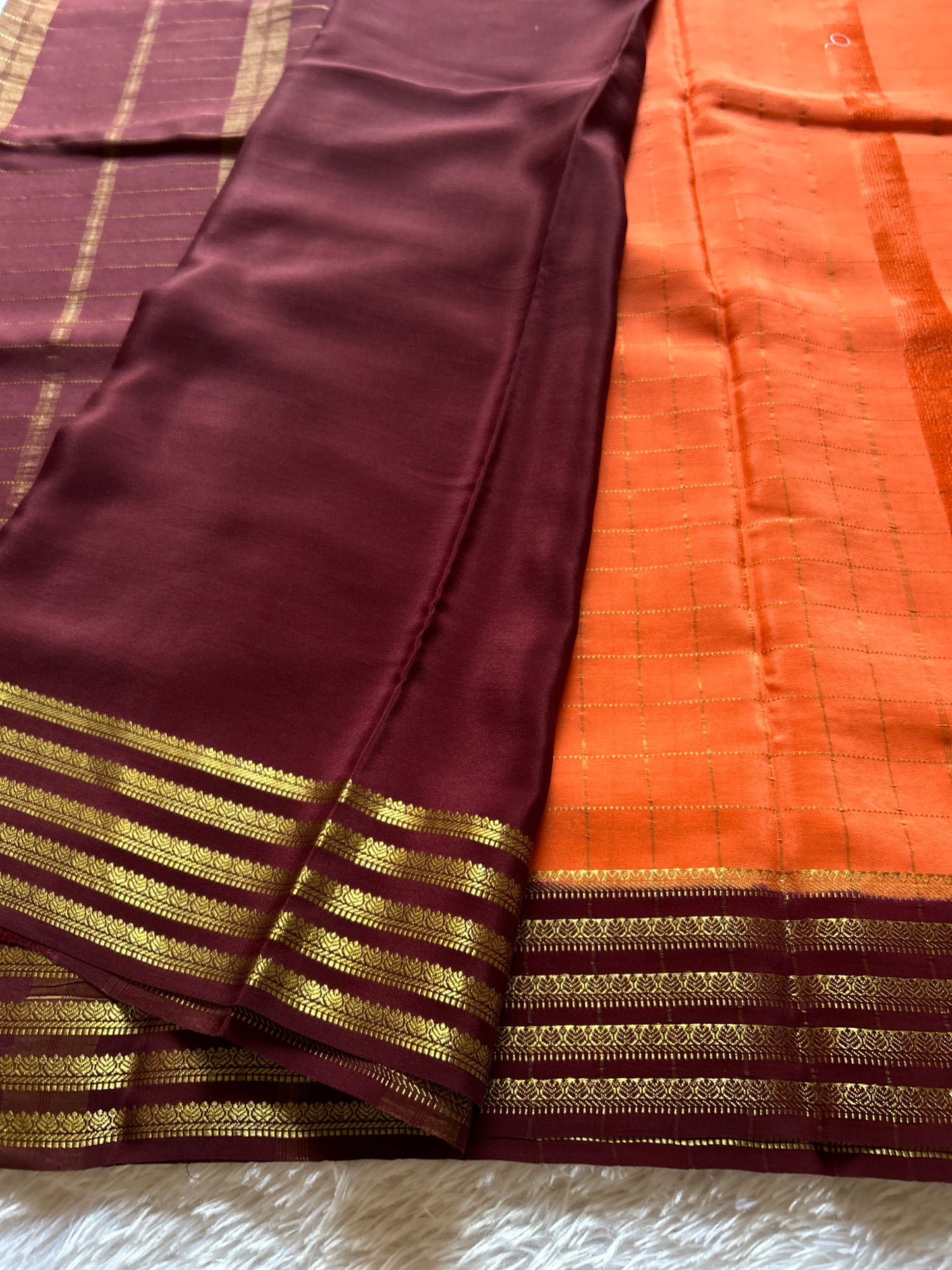 Charuni (2D) : Orange-chocolate brown