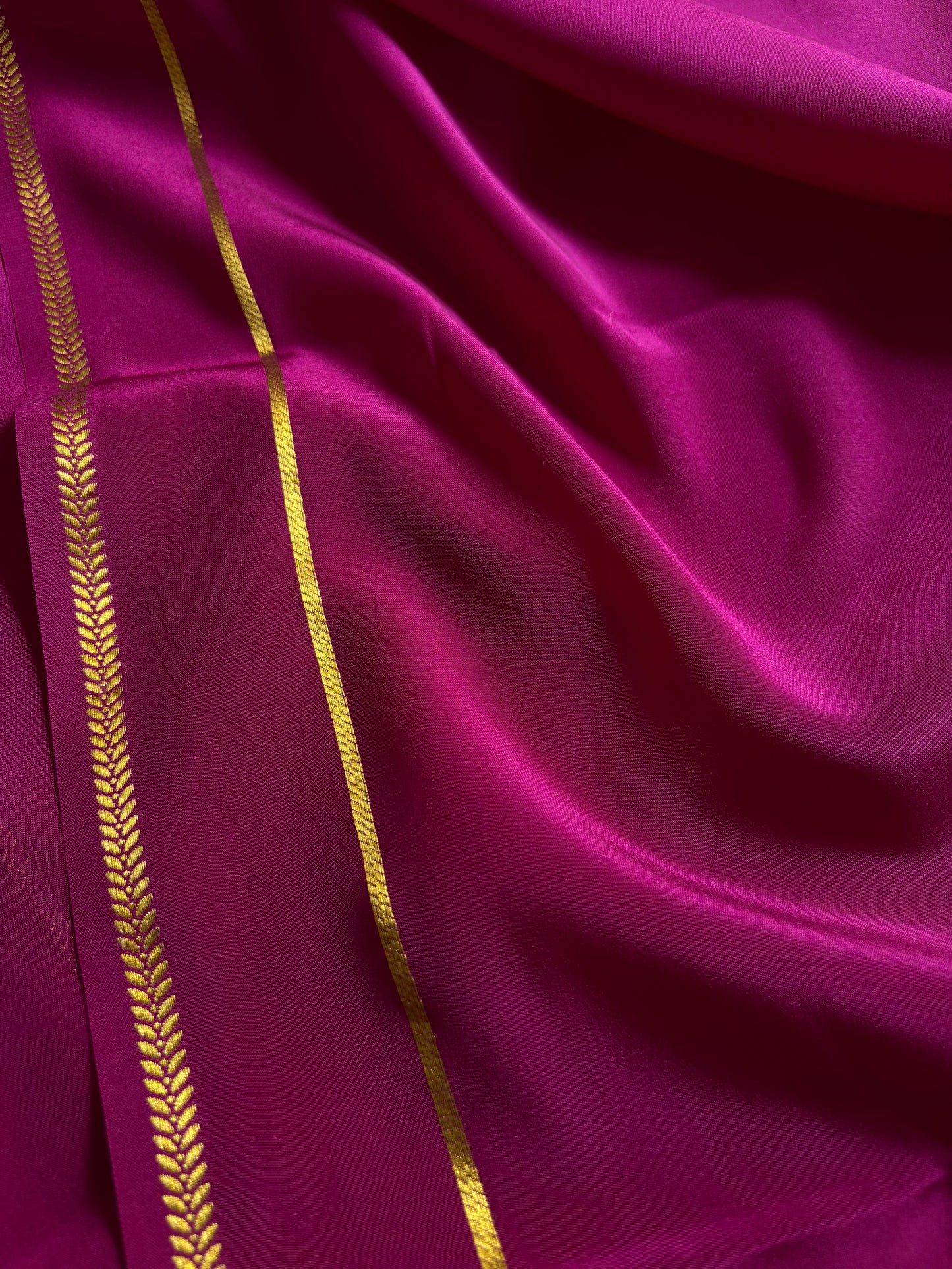 Vinaya : Solid Dark magenta