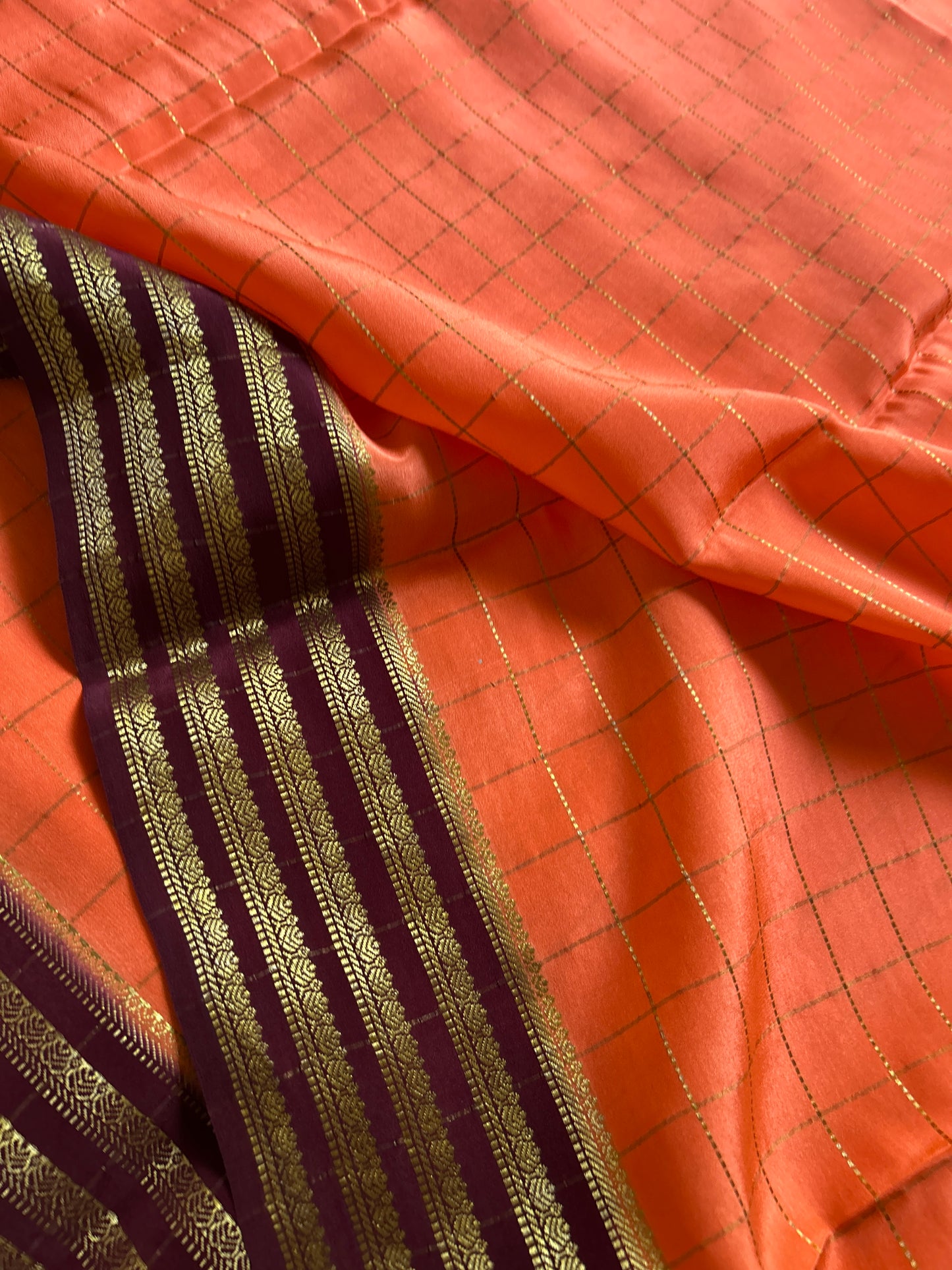 Charuni (2D) : Orange-chocolate brown