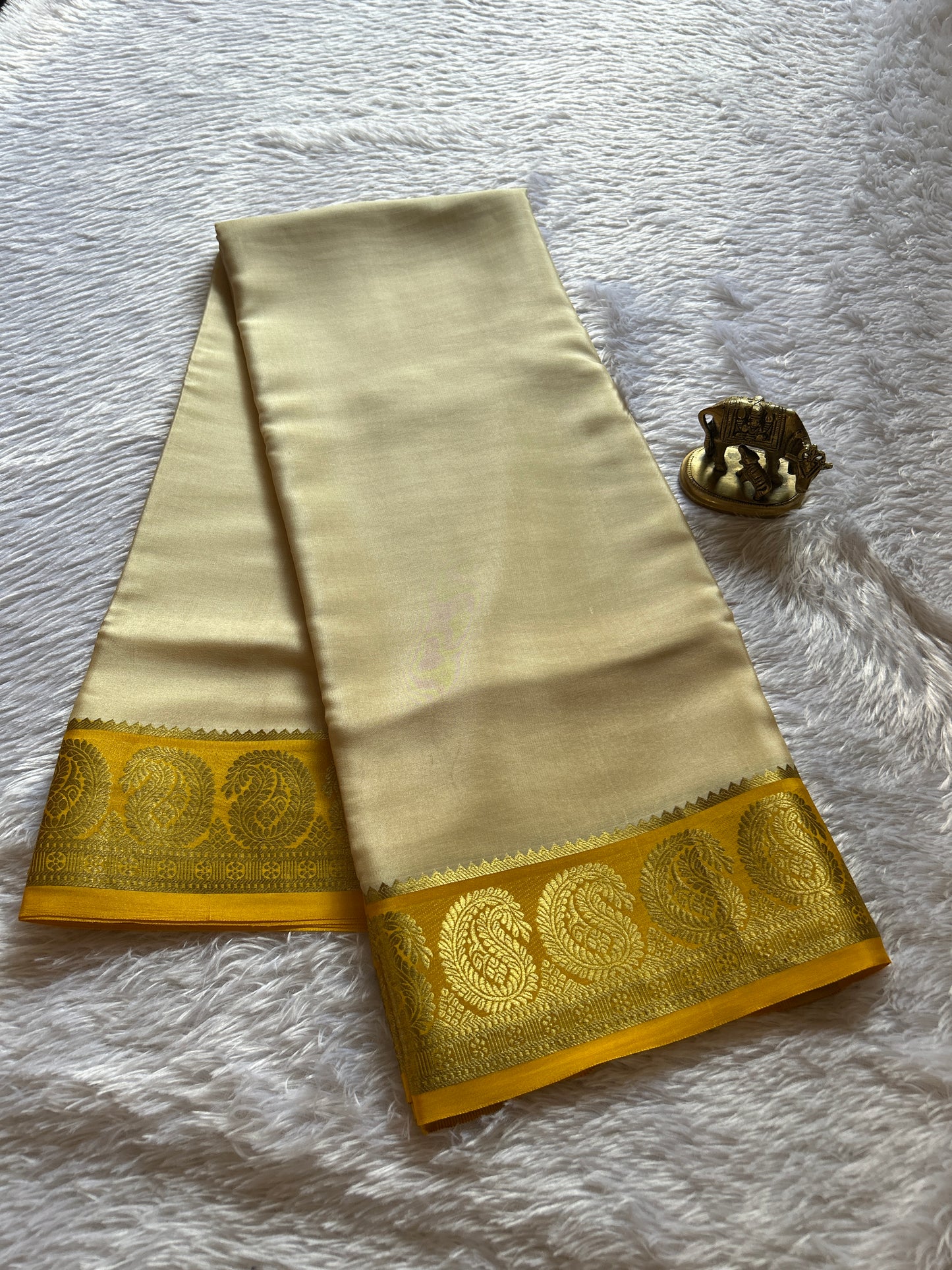 Mallika (2D) : Off white-yellow