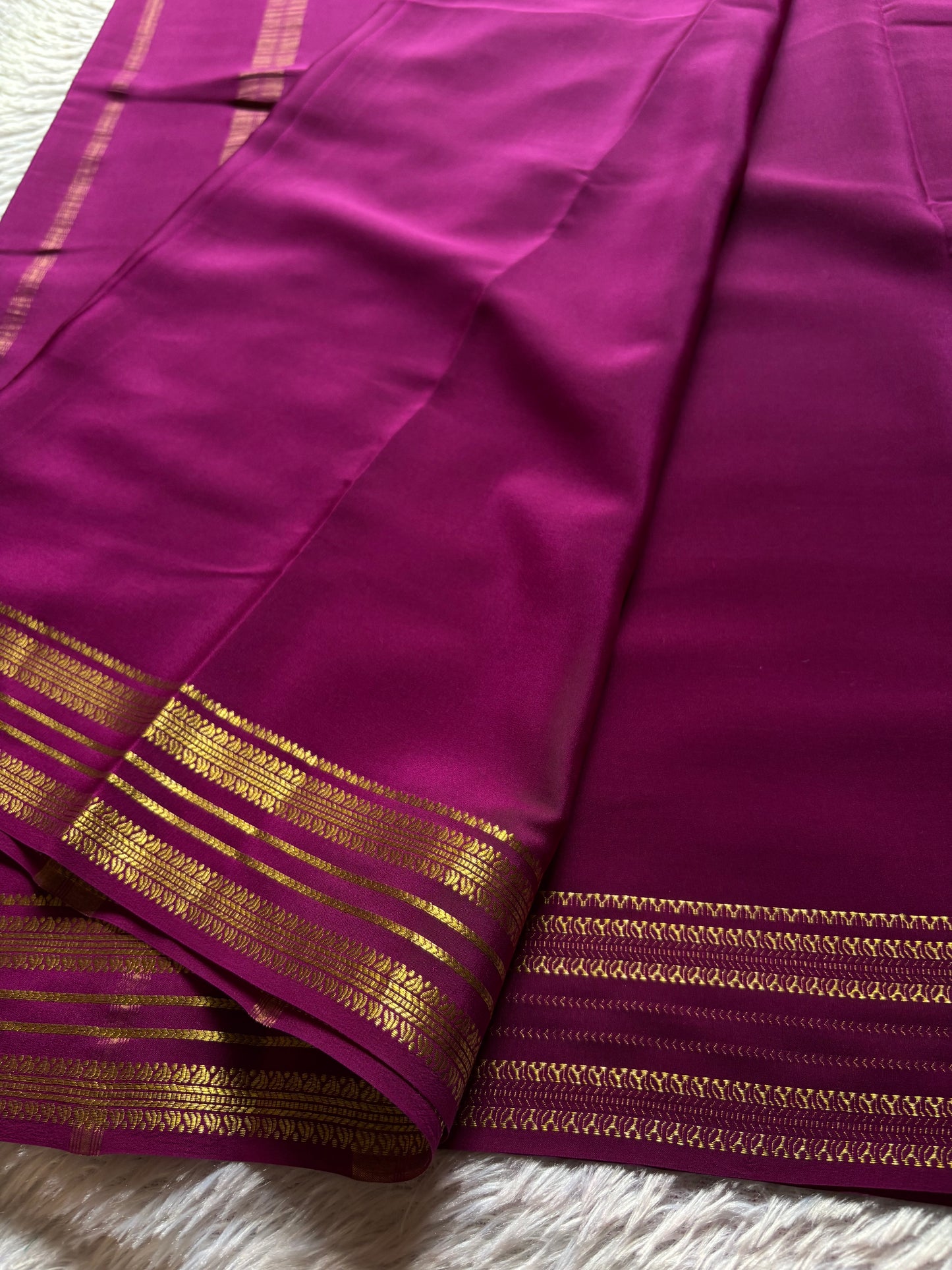 Raagini : Solid Dark magenta