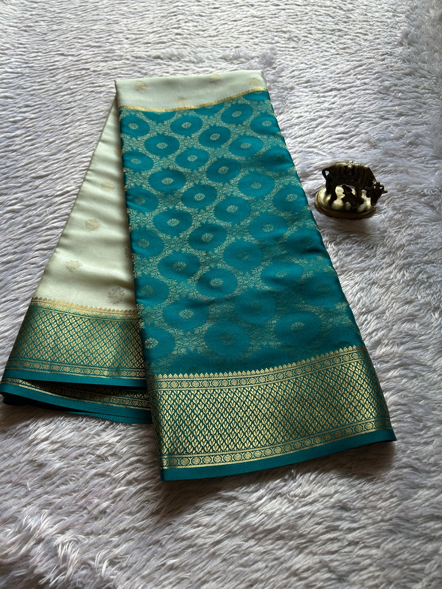 Sparsha (2D) : Brocade Ananda blue-off white