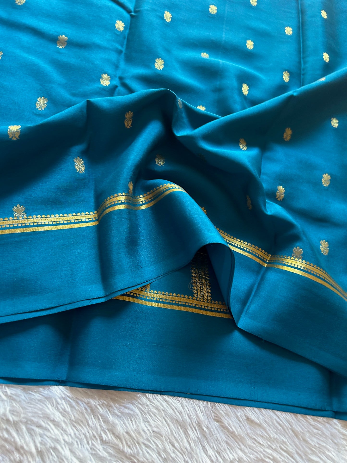 Sahana: Solid Teal