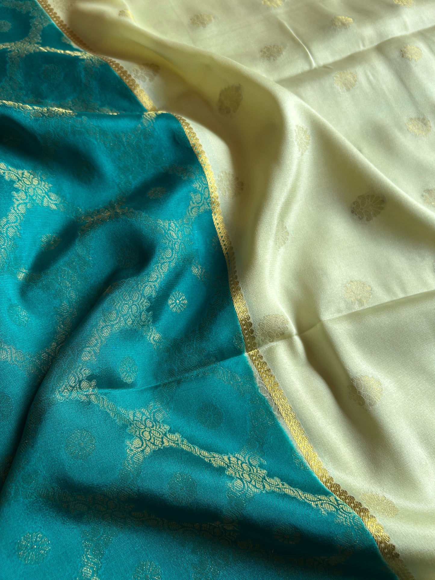 Sparsha (2D) : Brocade Ananda blue-off white