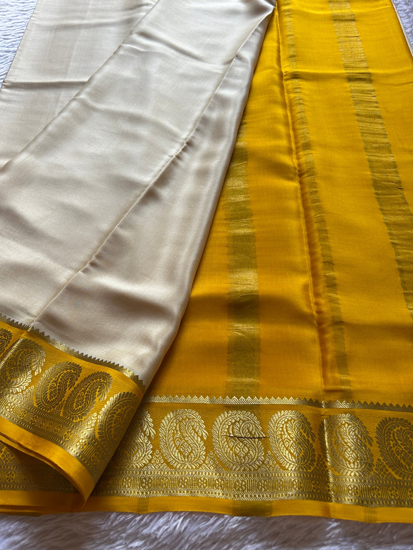 Mallika (2D) : Off white-yellow