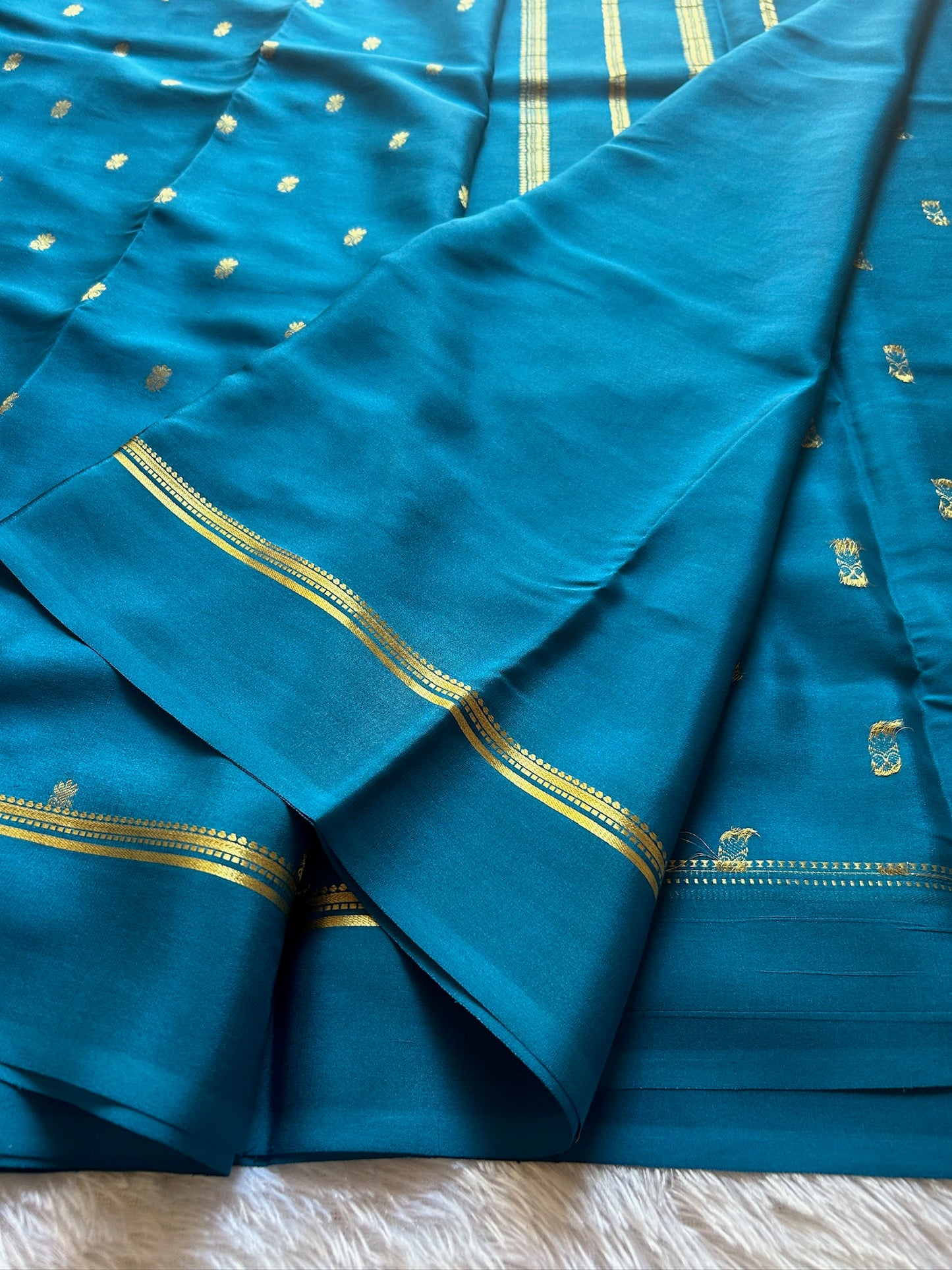 Sahana: Solid Teal