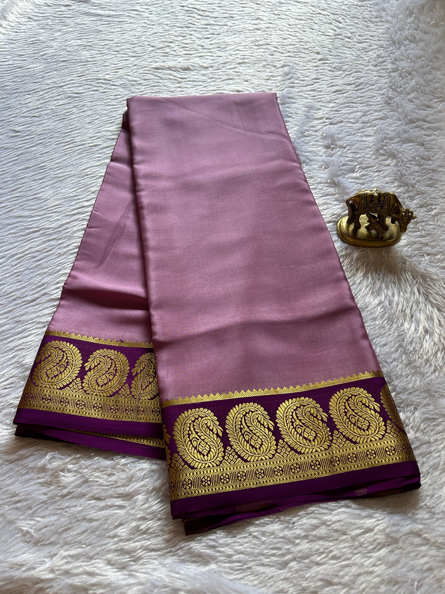 Mallika (2D) : Mauve pink-dark magenta