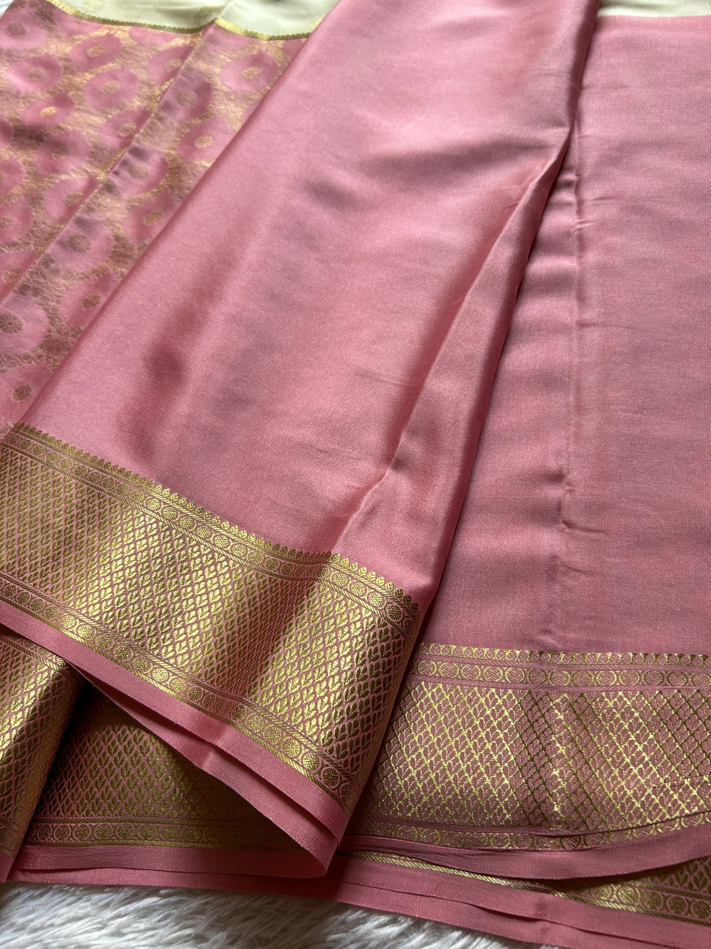 Sparsha (2D) : Brocade Baby pink-off white