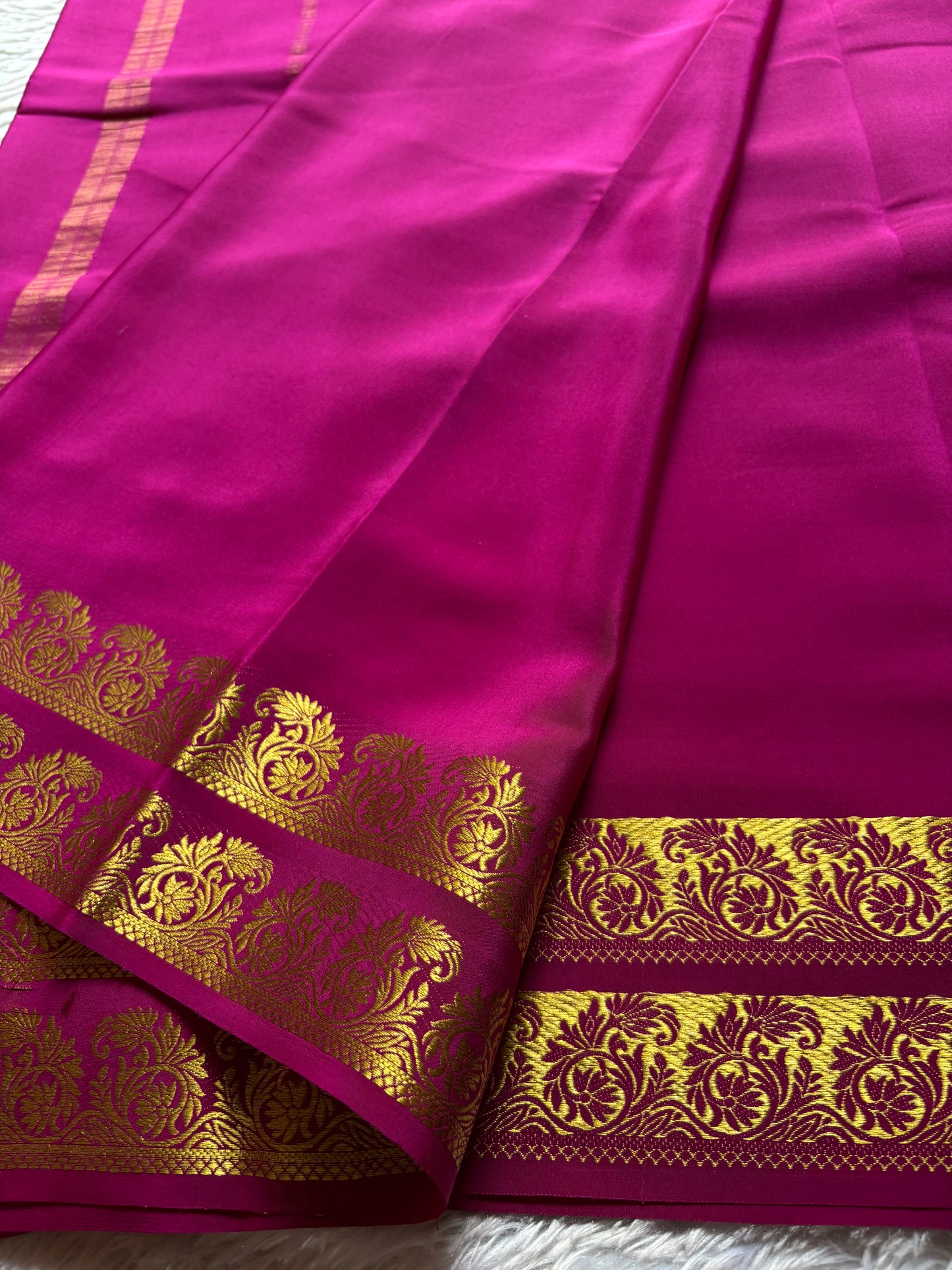 Mallika : Solid Magenta pink