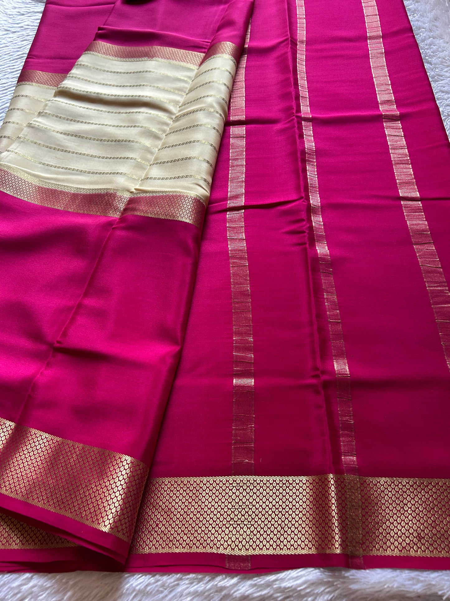 Kavya (2D) : Pink-off white