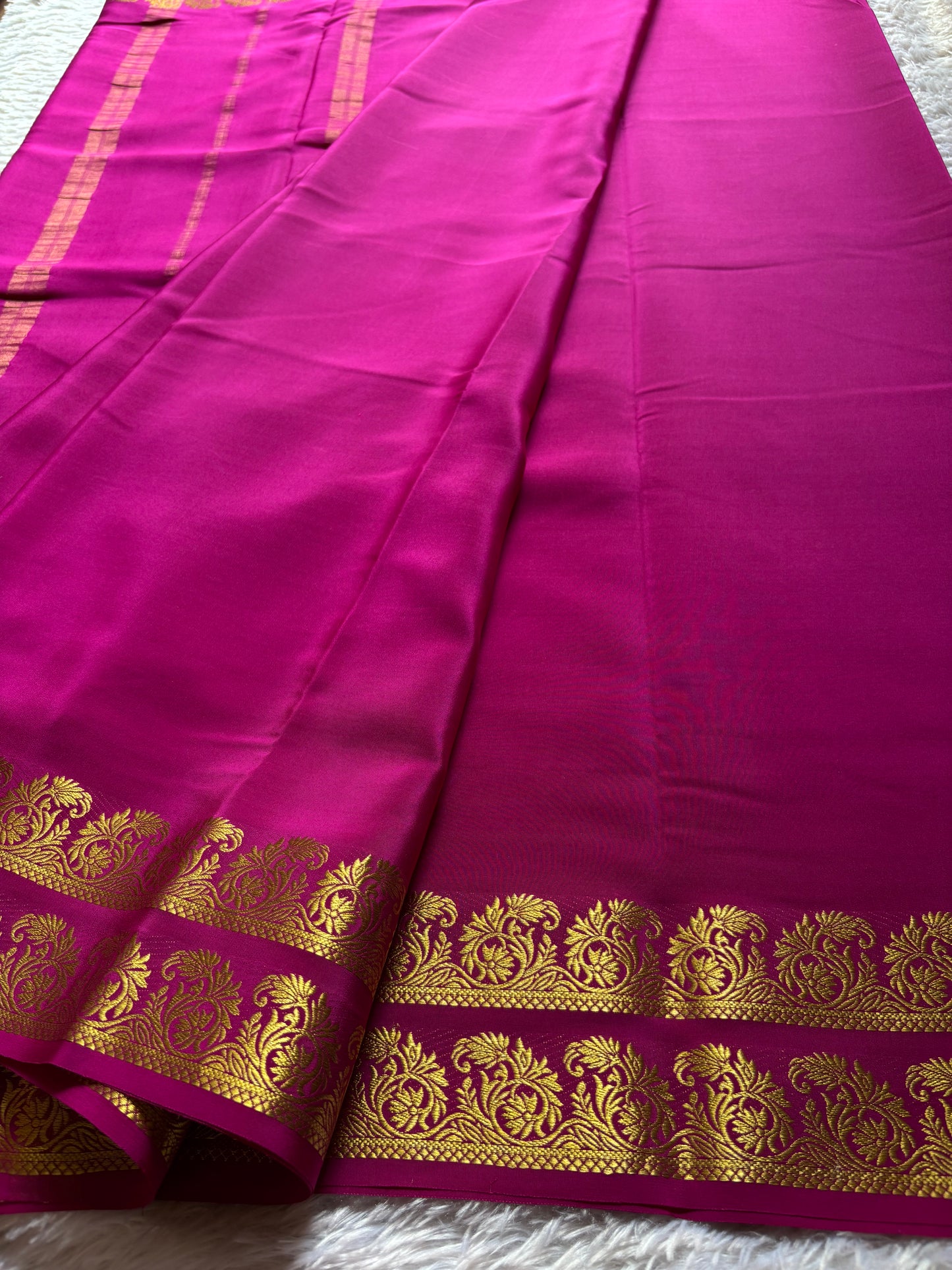 Mallika : Solid Magenta pink