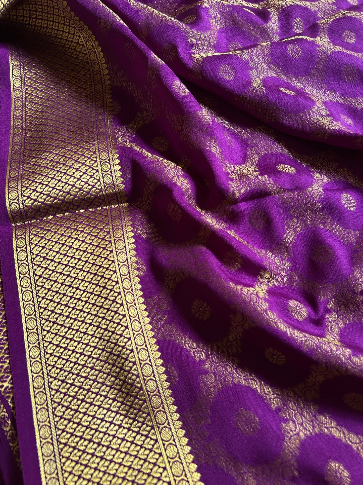 Sparsha (2D) : Brocade Purple-off white