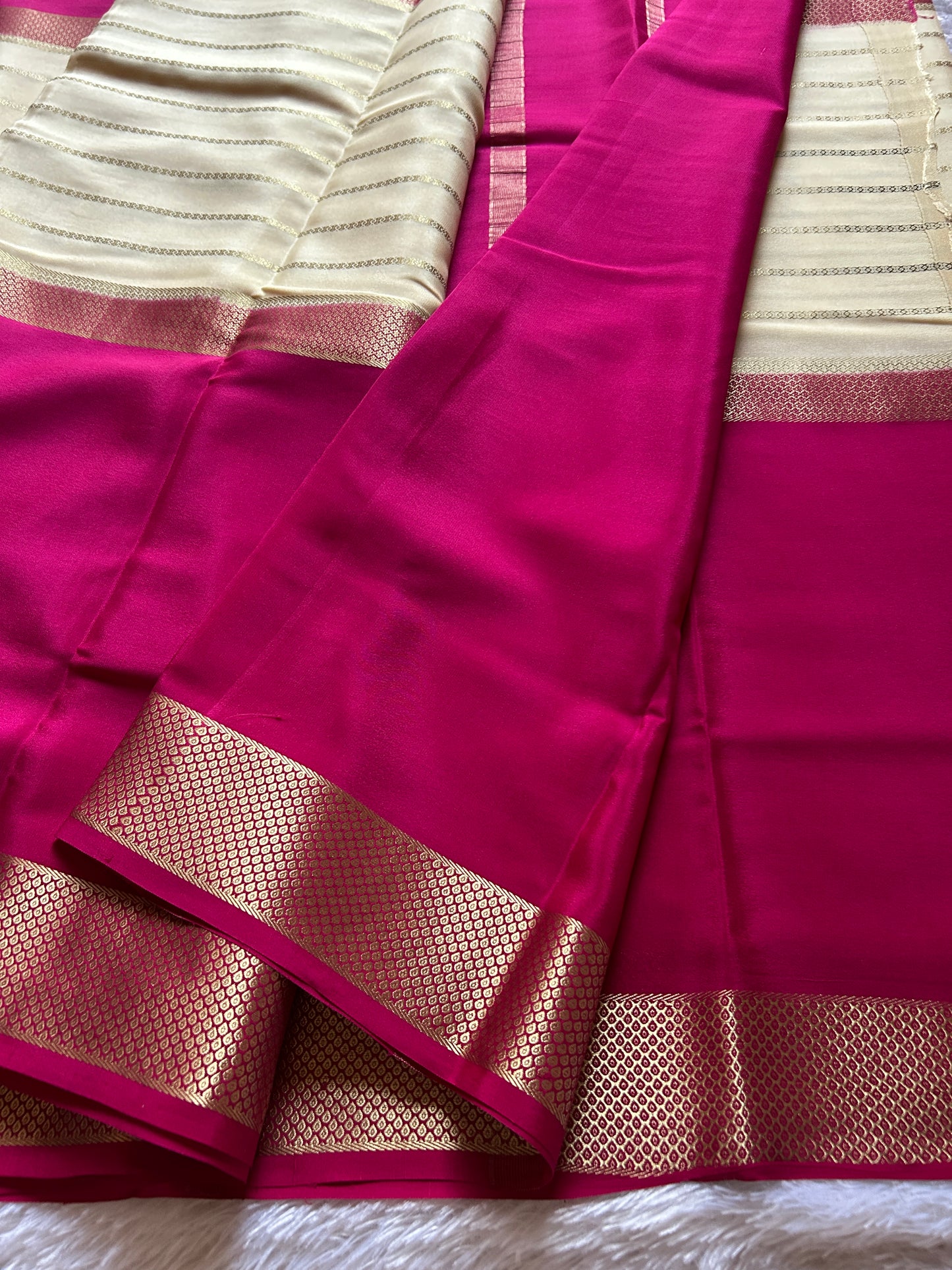 Kavya (2D) : Pink-off white