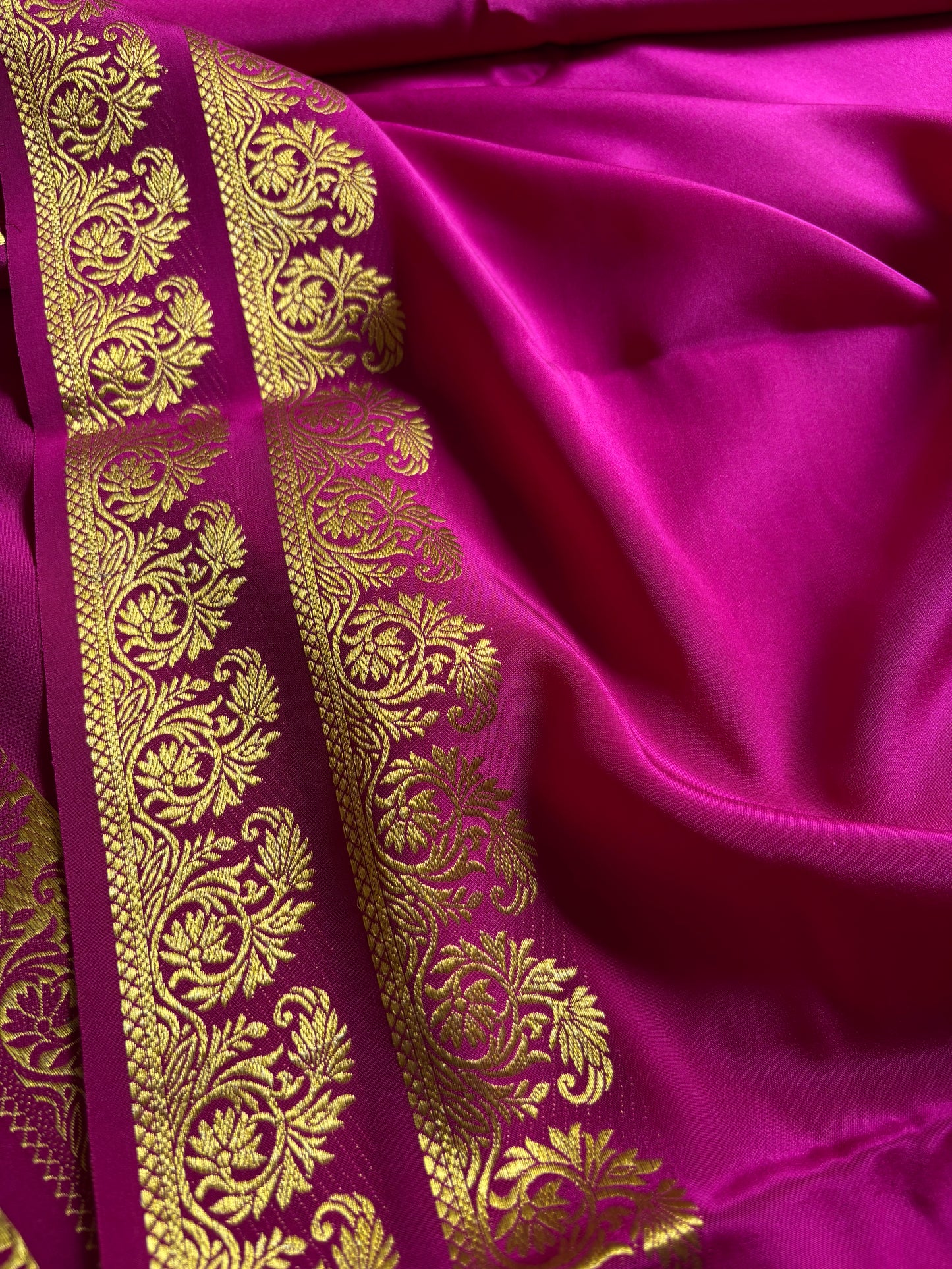 Mallika : Solid Magenta pink
