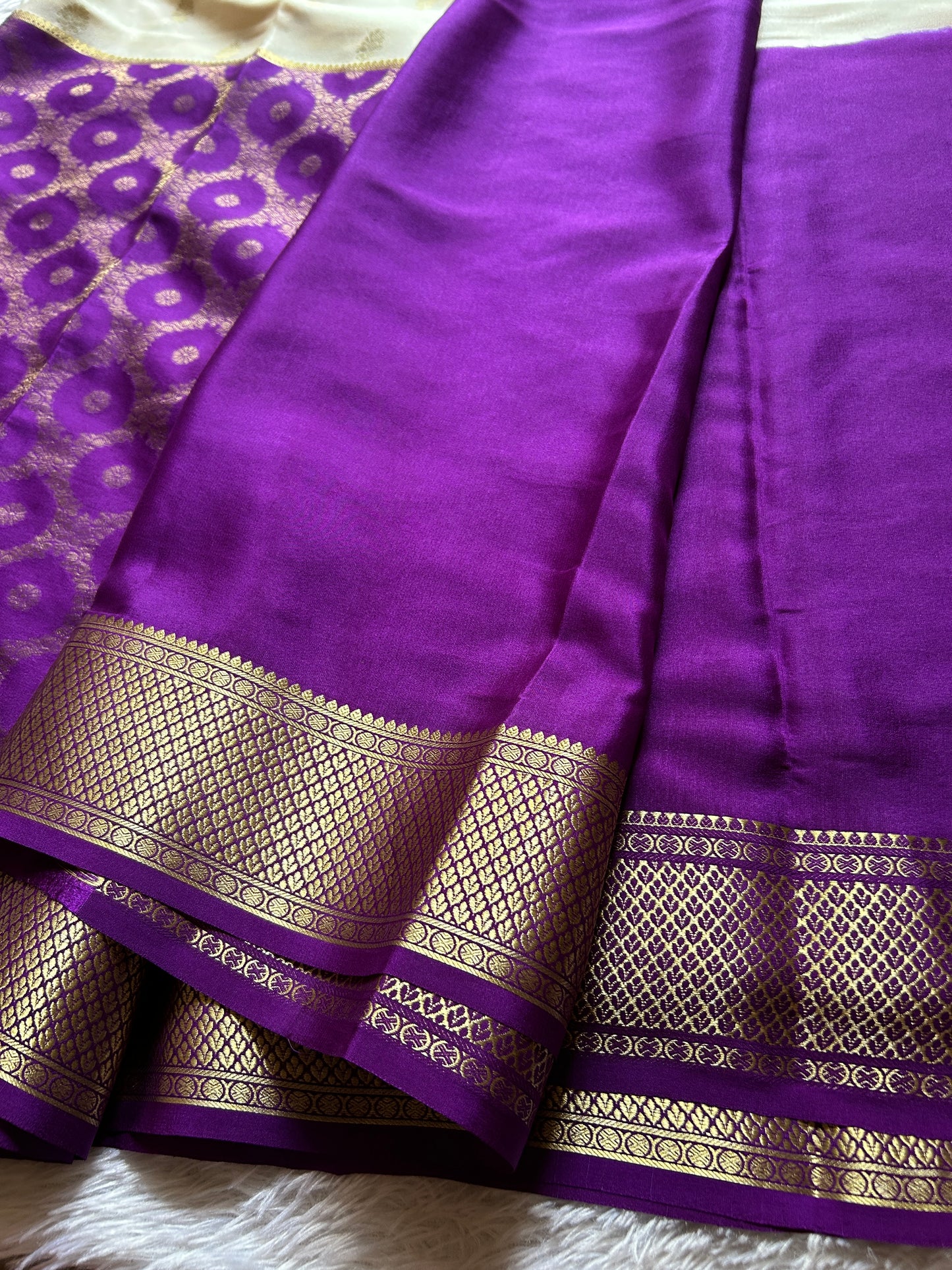 Sparsha (2D) : Brocade Purple-off white