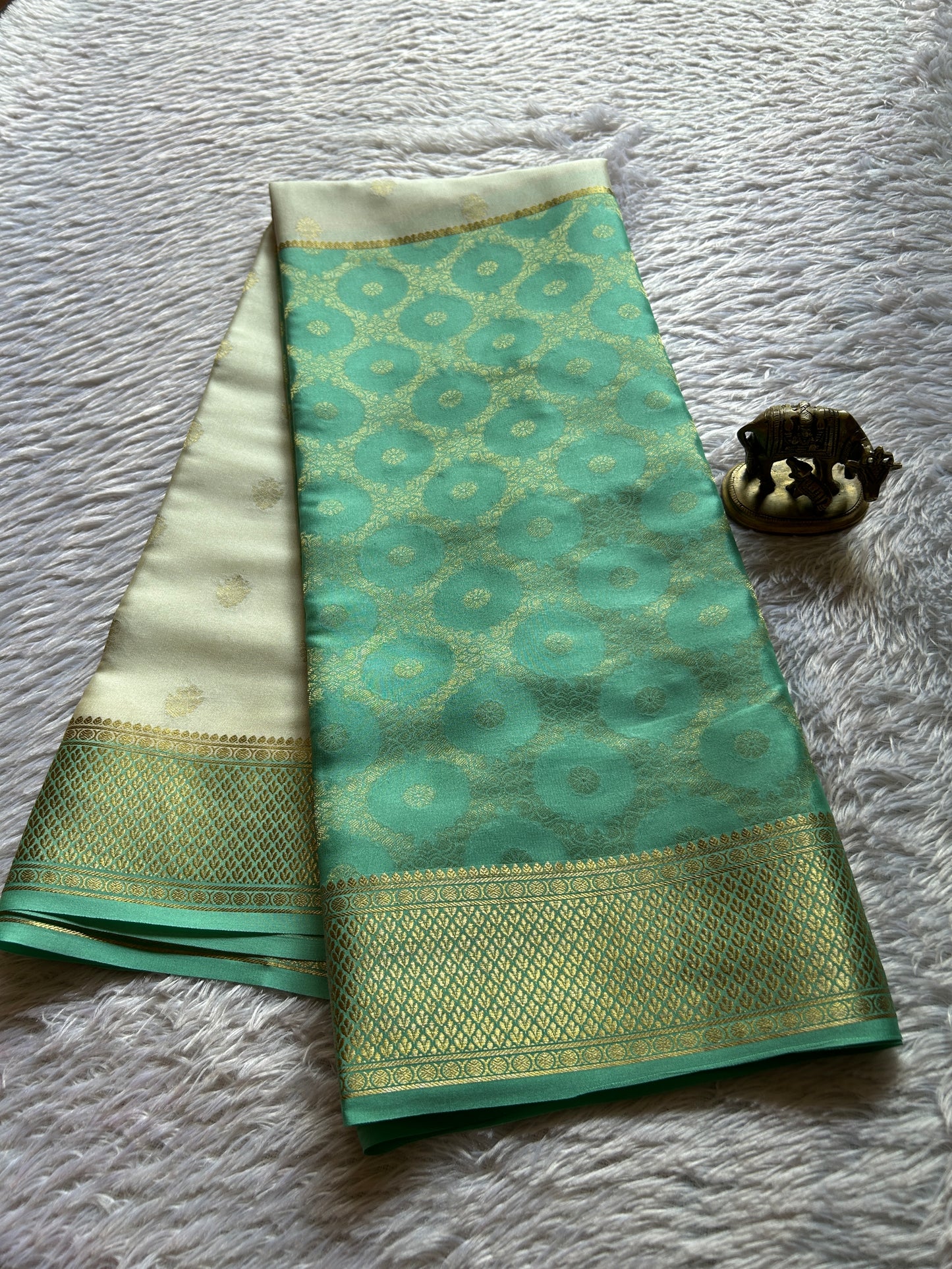 Sparsha (2D) : Brocade Mint-off white