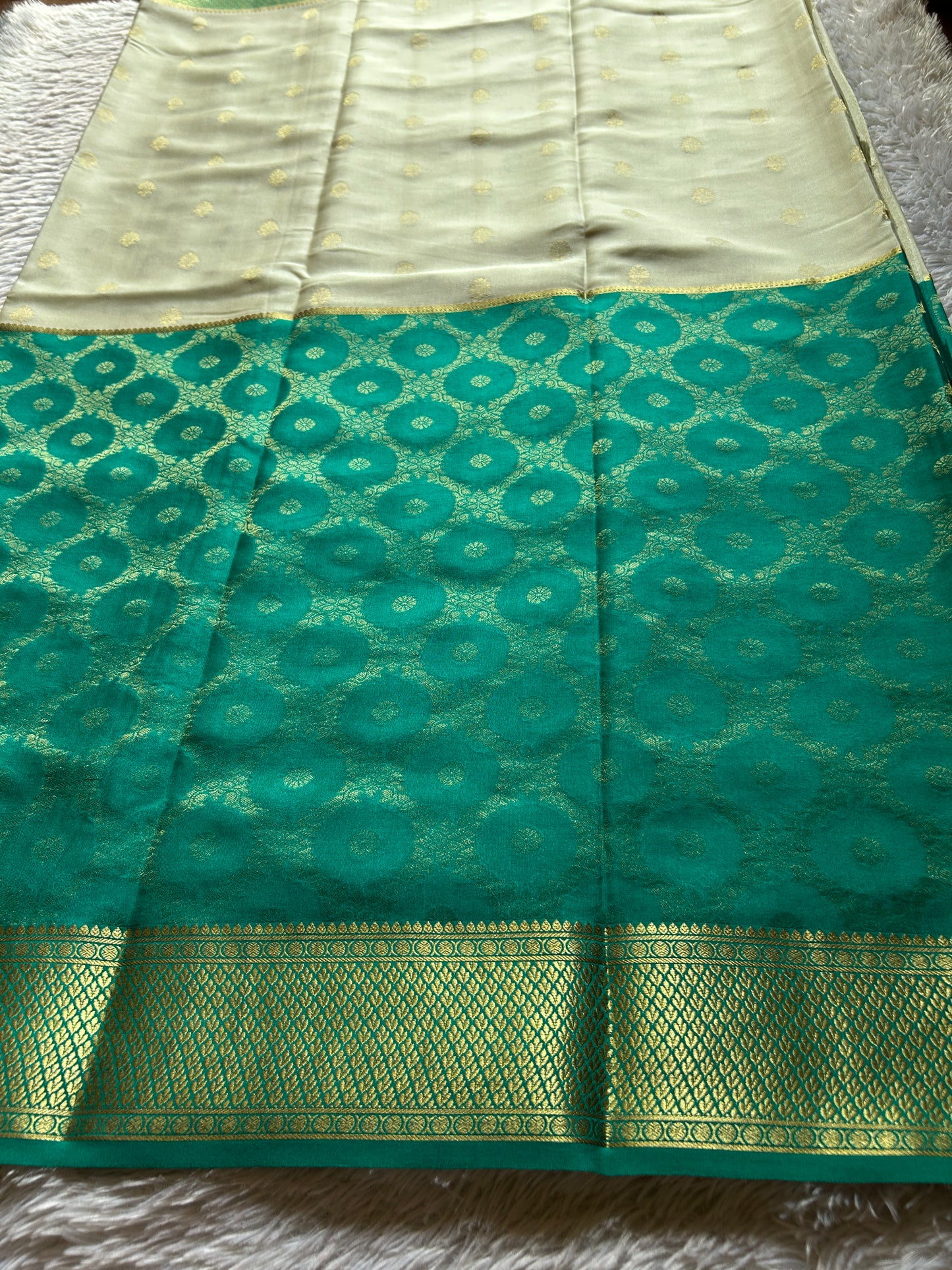 Sparsha (2D) : Brocade Sea green-off white