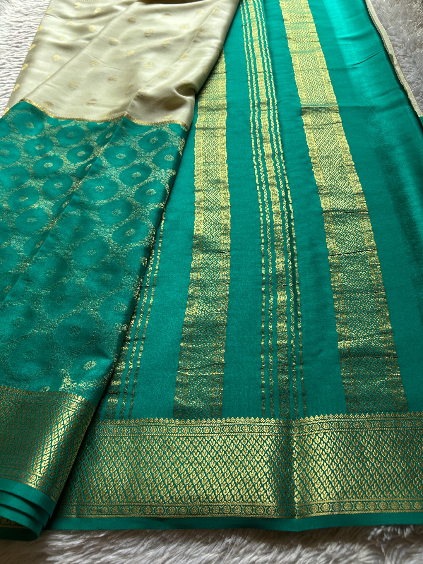 Sparsha (2D) : Brocade Sea green-off white