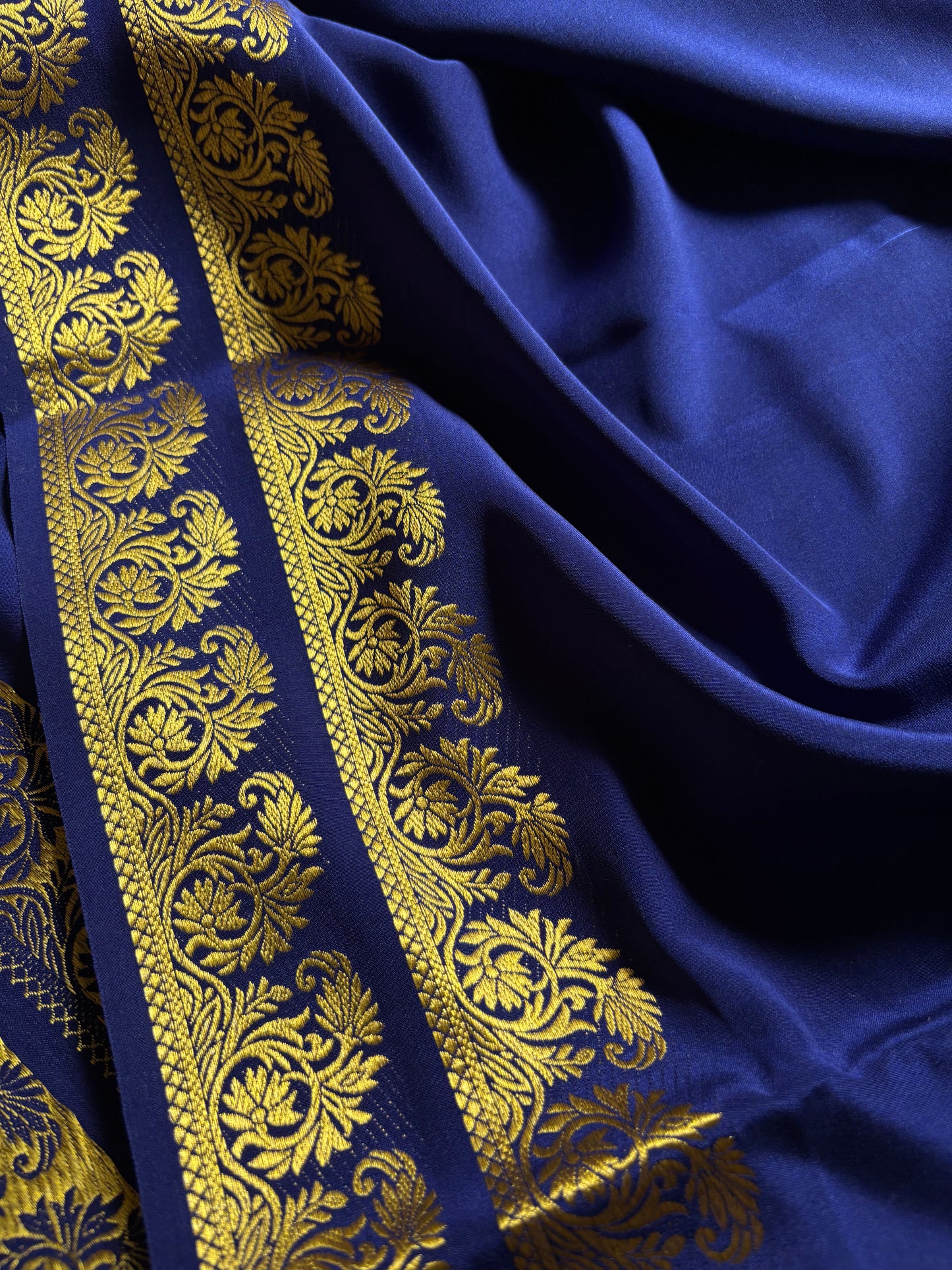 Mallika : Solid Navy blue