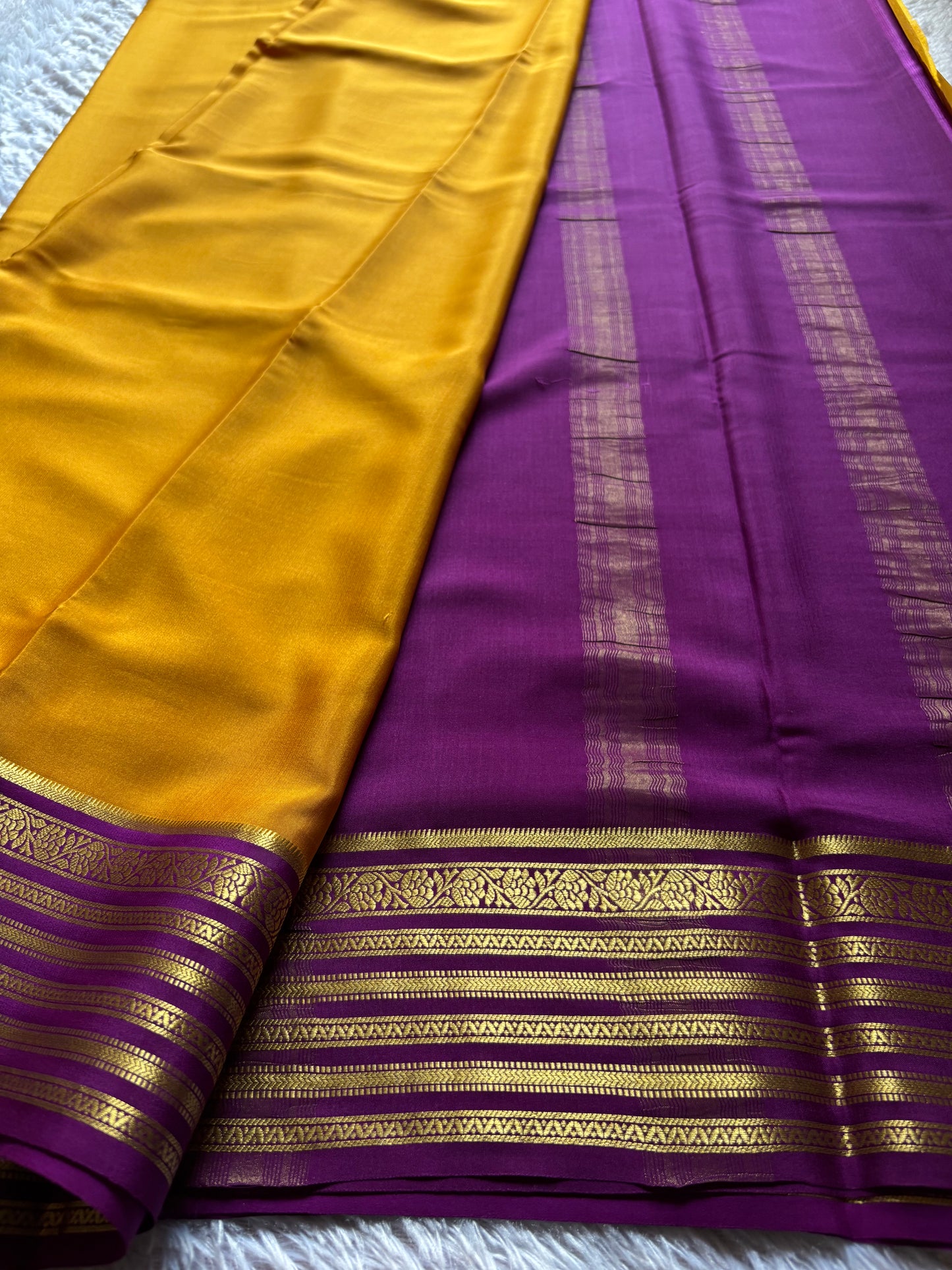Kala (2D) : Golden yellow-dark magenta