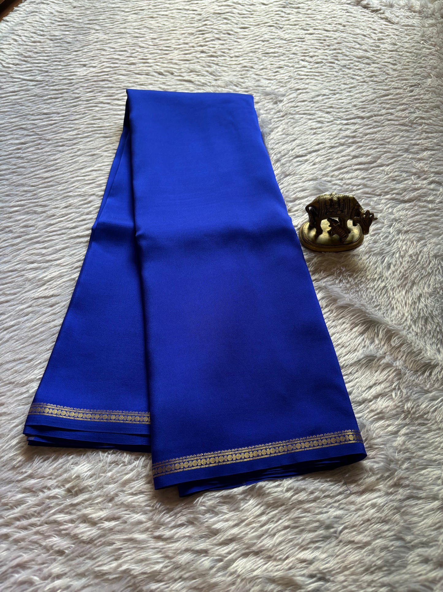Sumukhi : Solid Royal blue