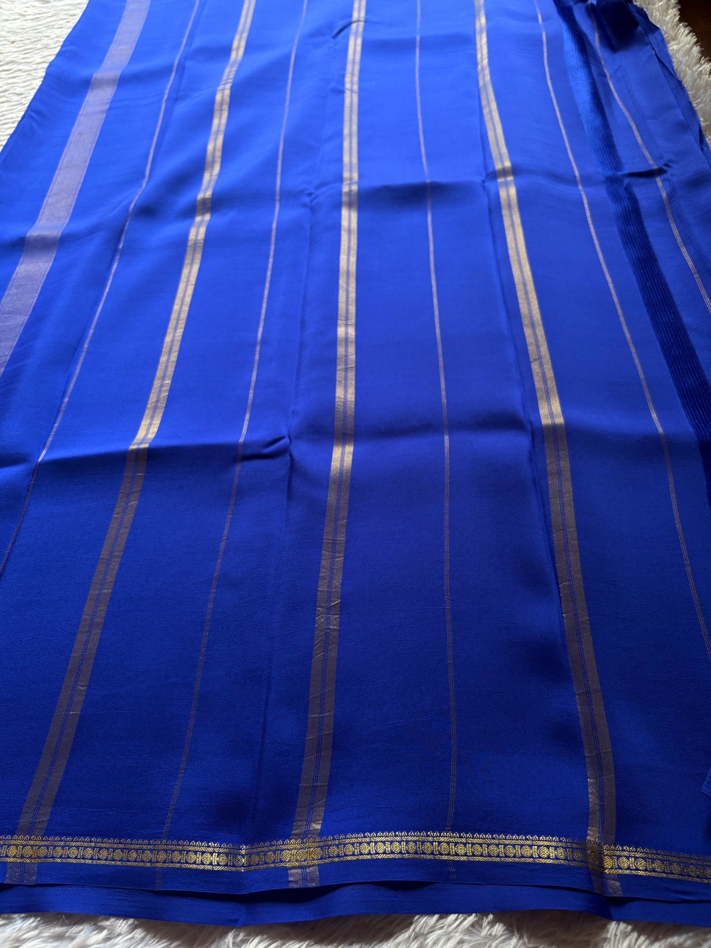 Sumukhi : Solid Royal blue