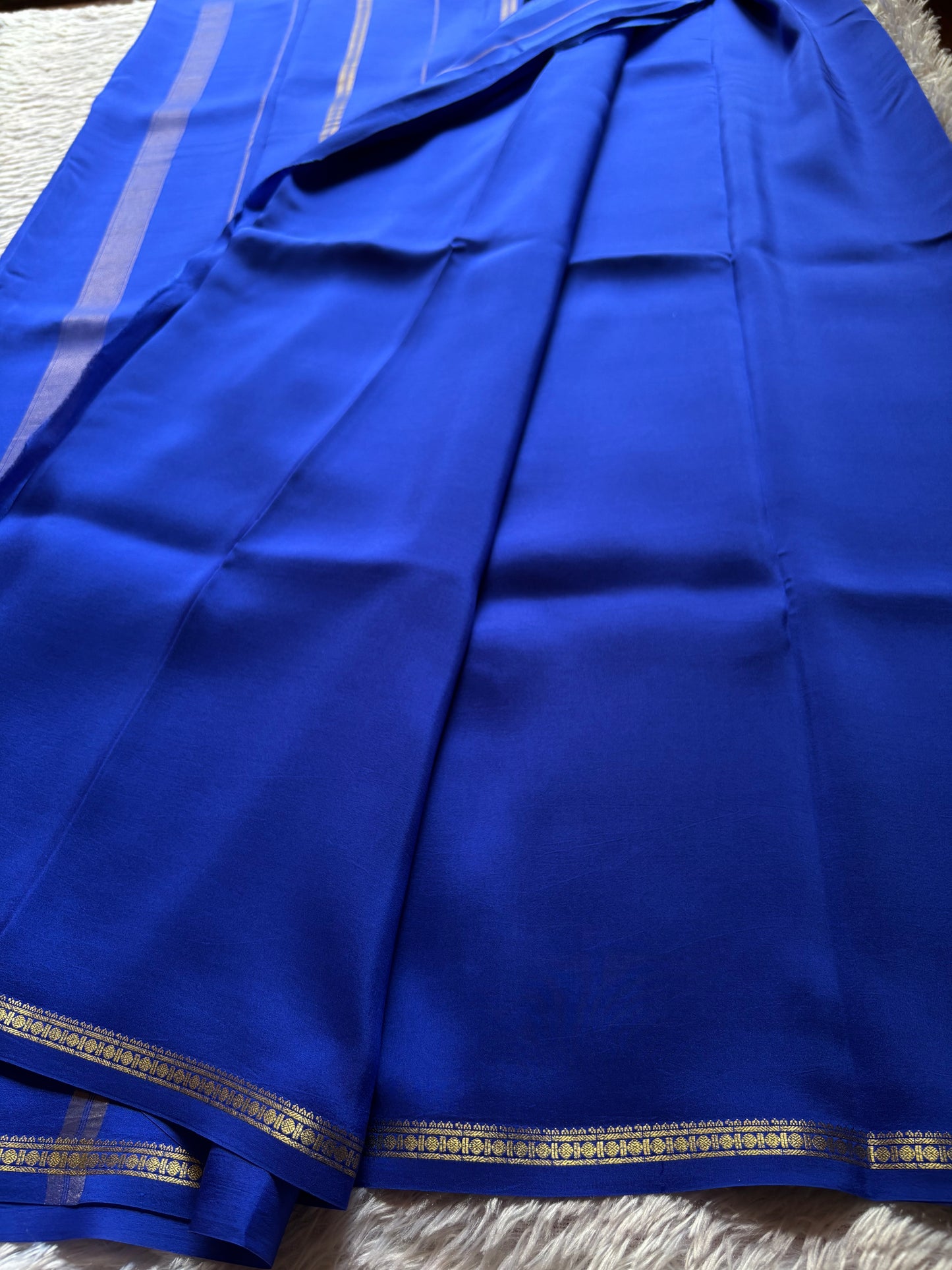 Sumukhi : Solid Royal blue
