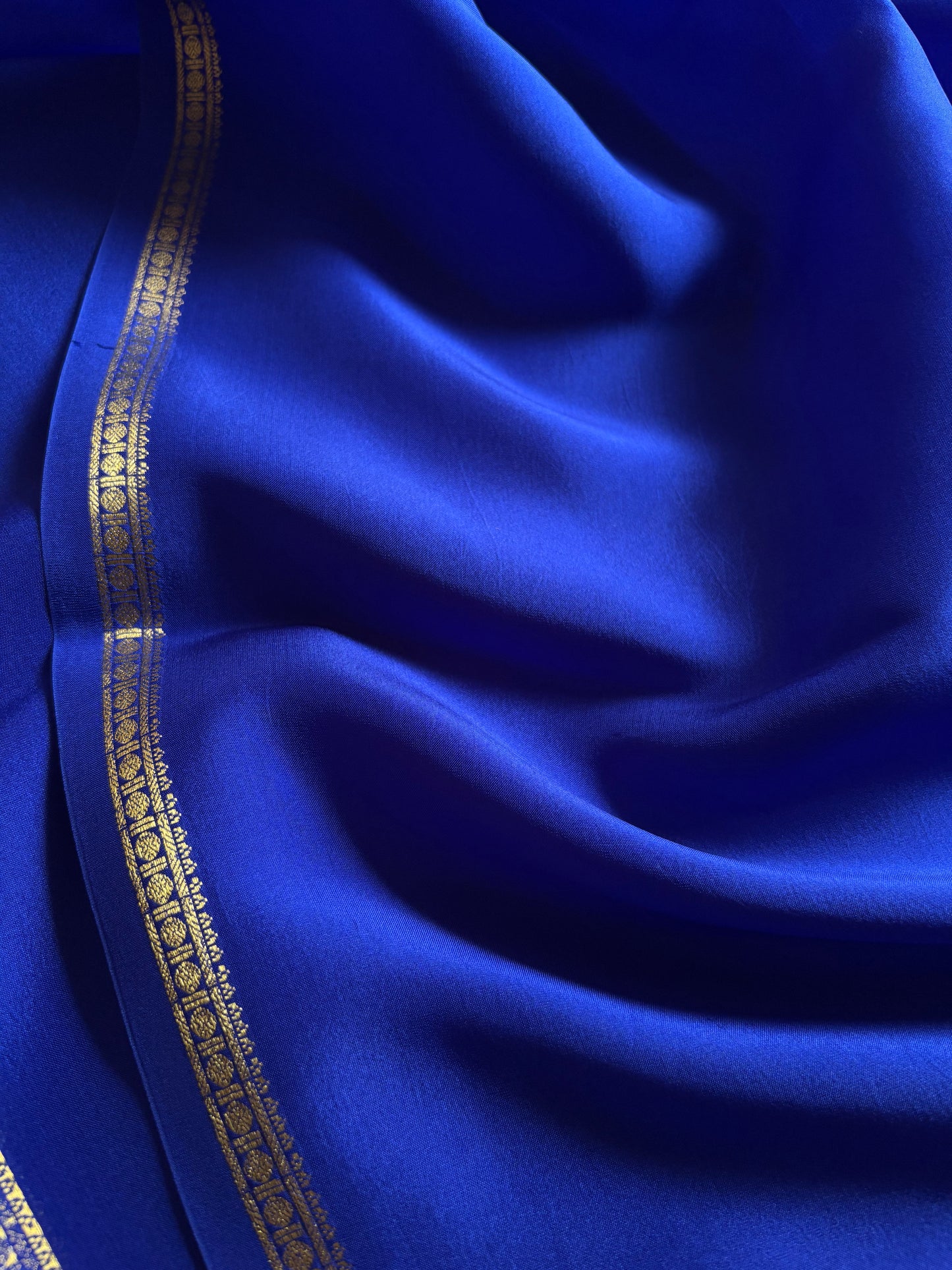 Sumukhi : Solid Royal blue