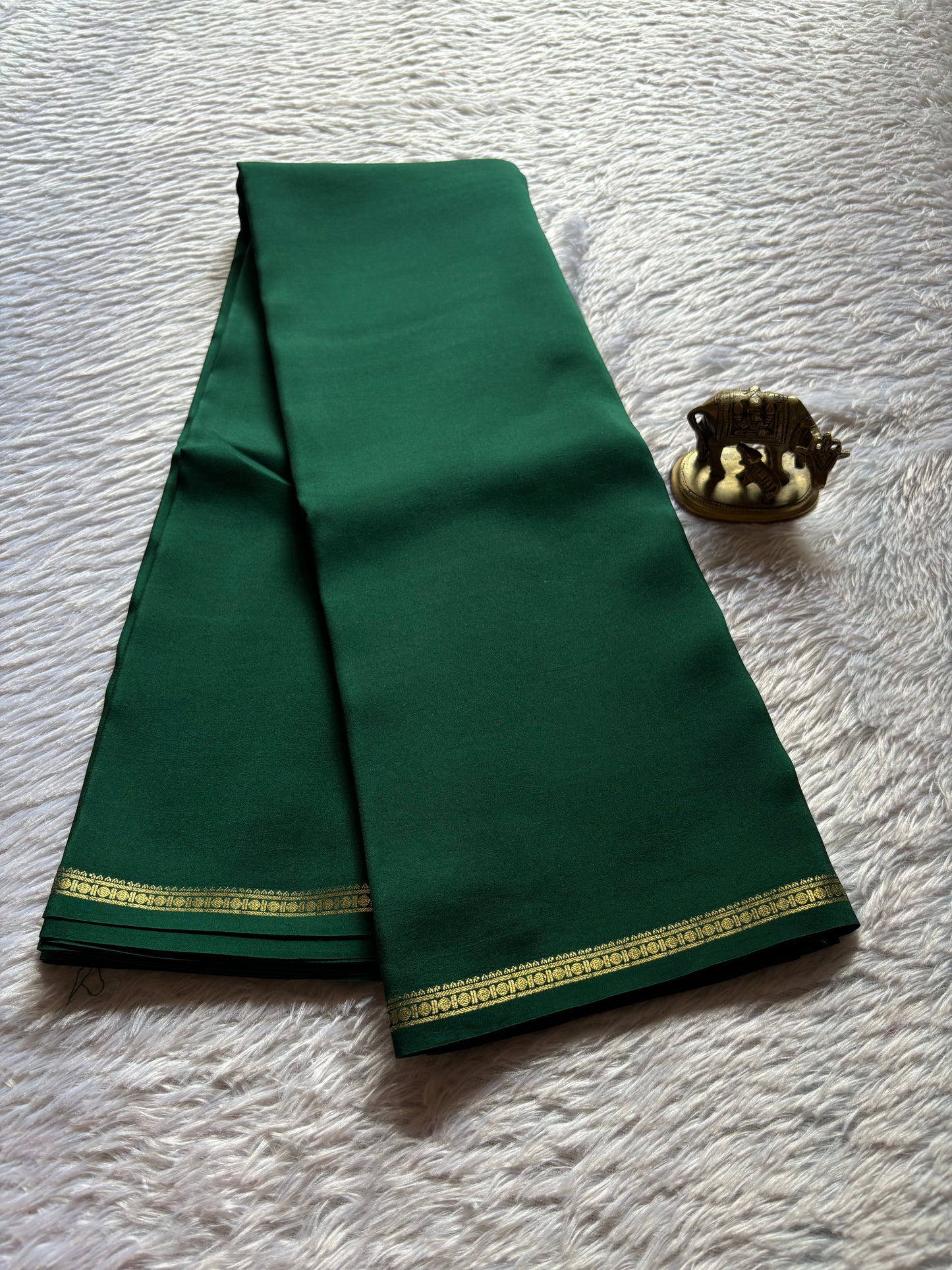 Sumukhi : Solid Bottle green