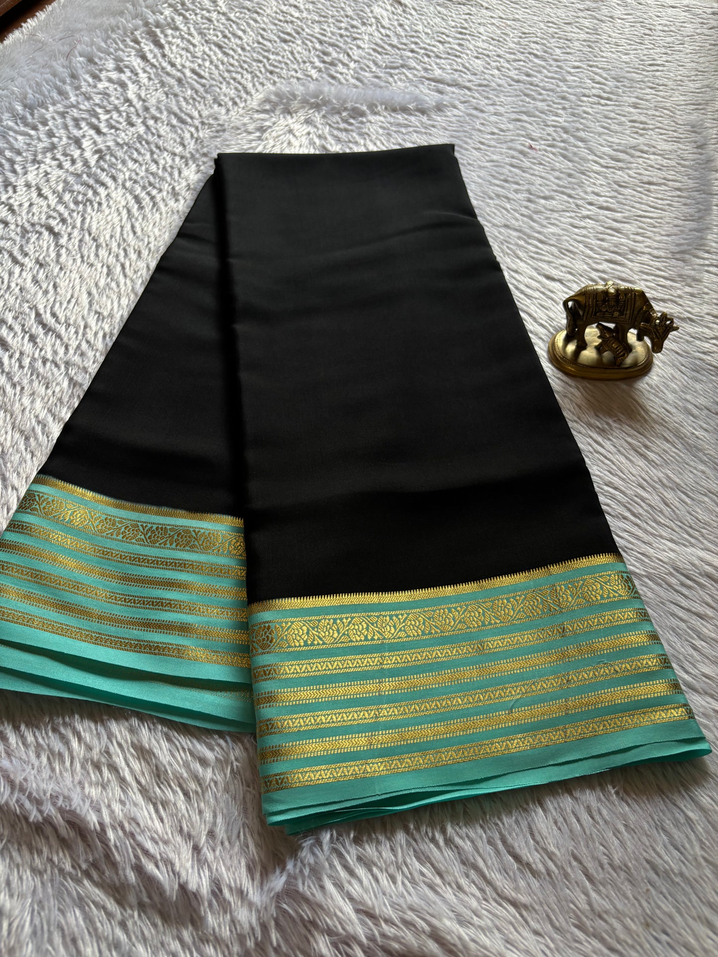 Kala (2D) : Black-sea blue