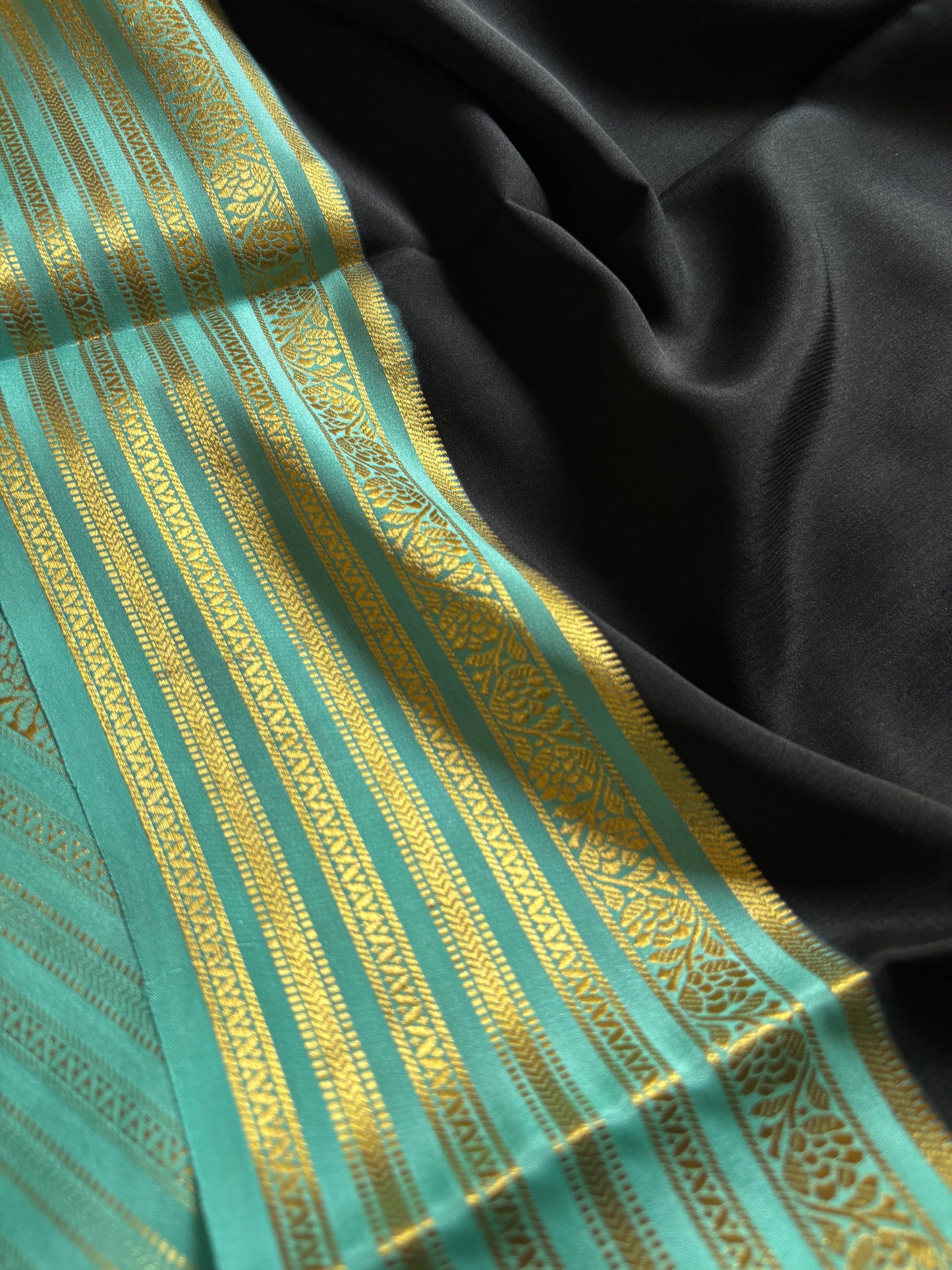 Kala (2D) : Black-sea blue