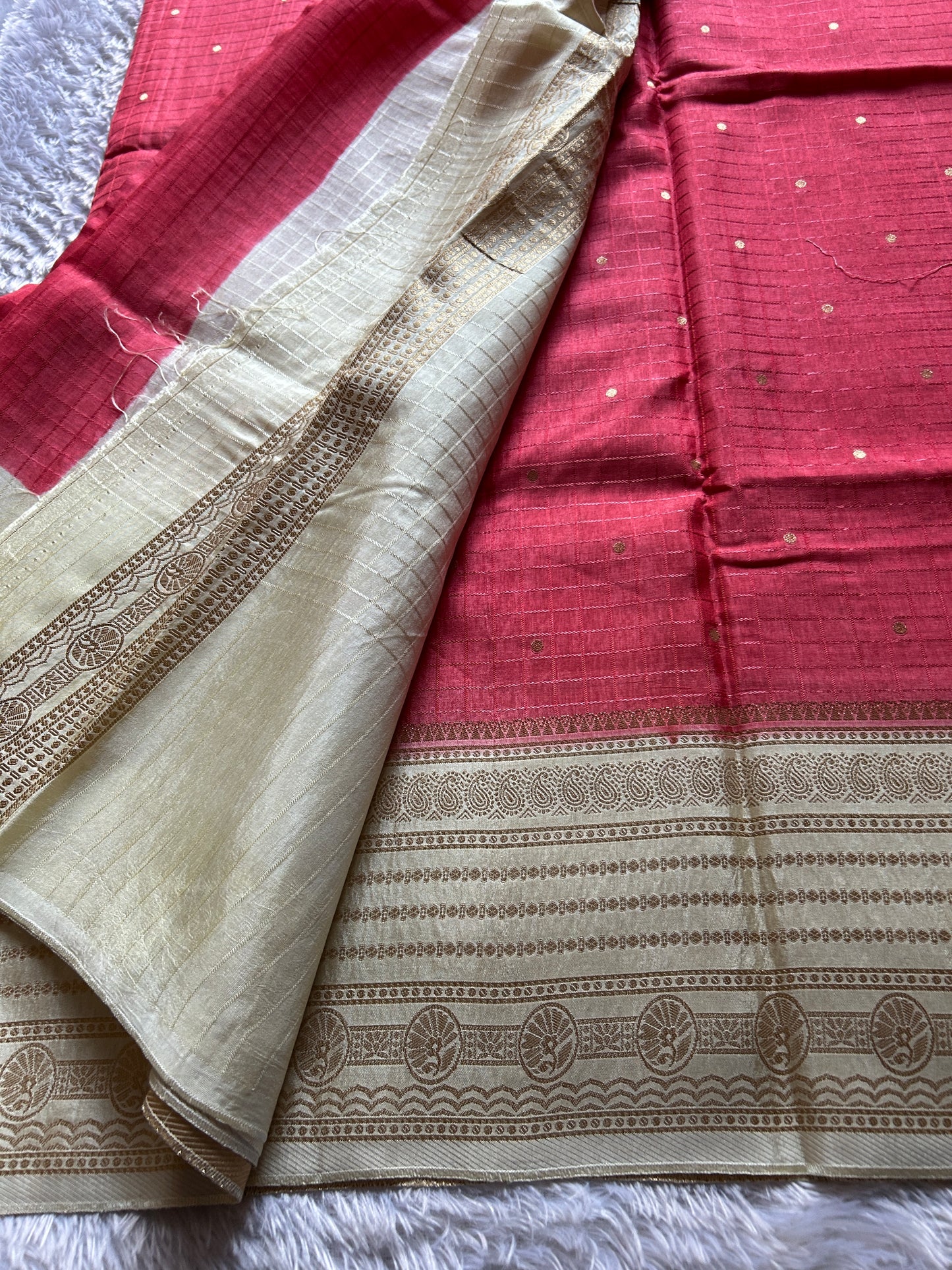 Semi Soft Silk (2D) : Red-off white