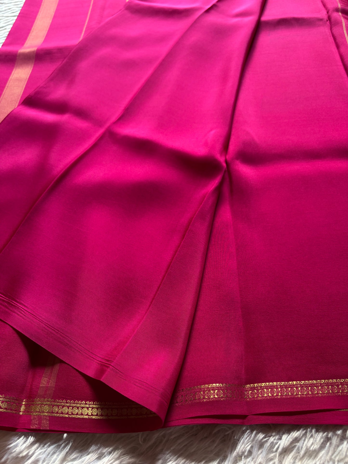 Sumukhi : Solid Rani pink