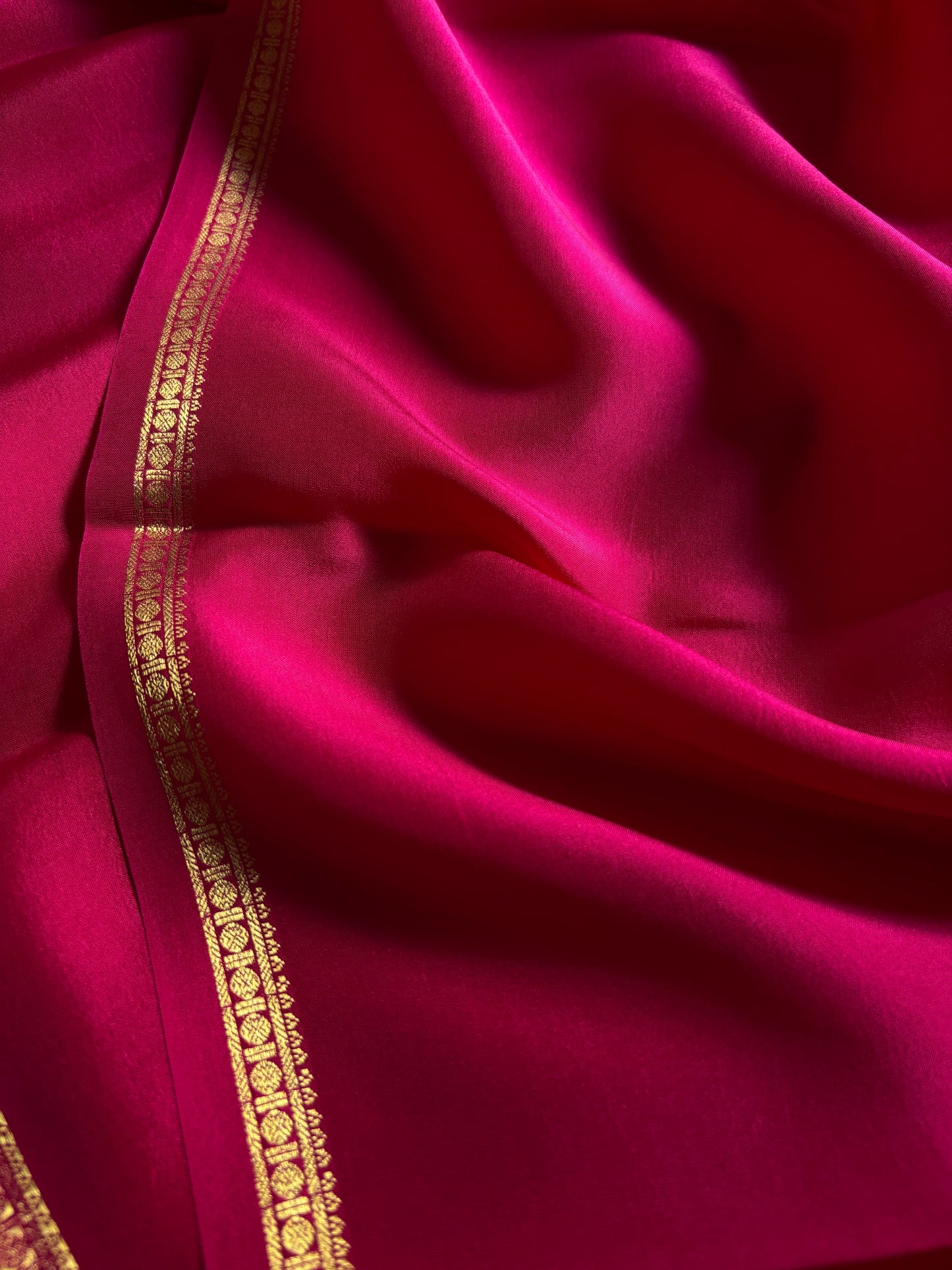 Sumukhi : Solid Rani pink