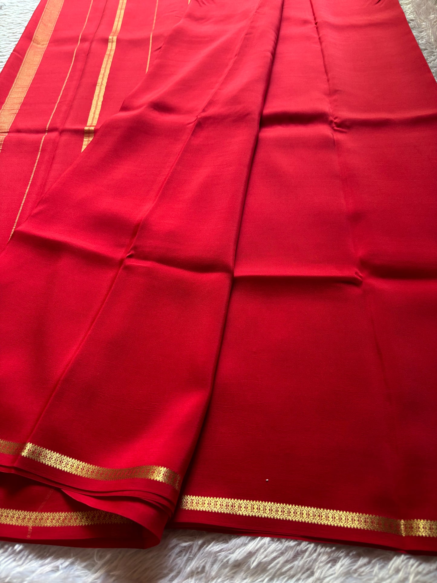 Mangala : Solid Red