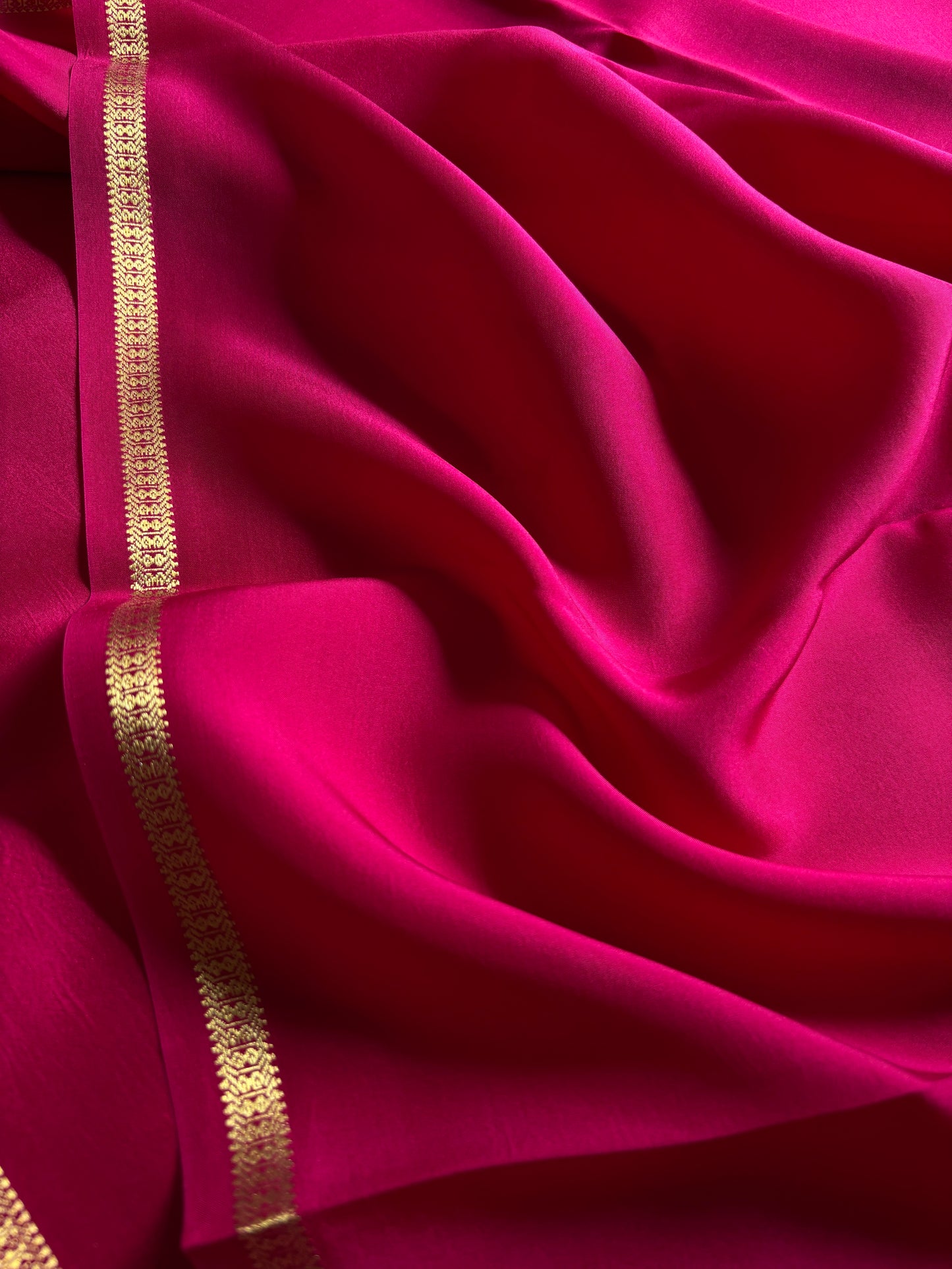 Mangala : Solid Rani pink