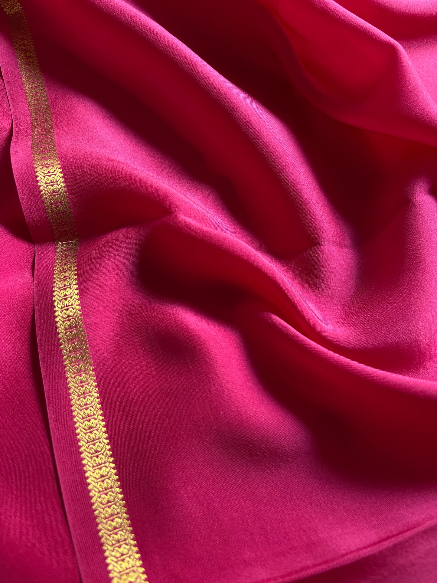 Mangala : Solid Hot pink