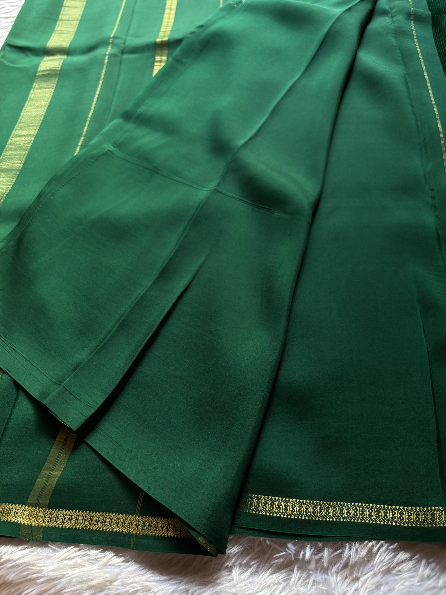 Mangala : Solid Bottle green