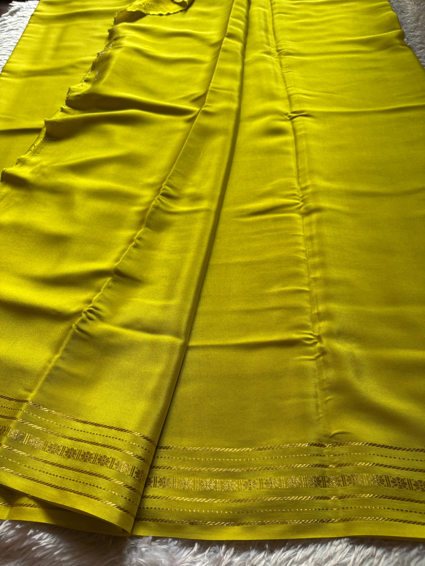 Mallige : Solid Olive