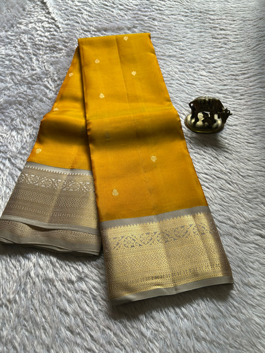 Harusha (2D) : Golden yellow-silver grey