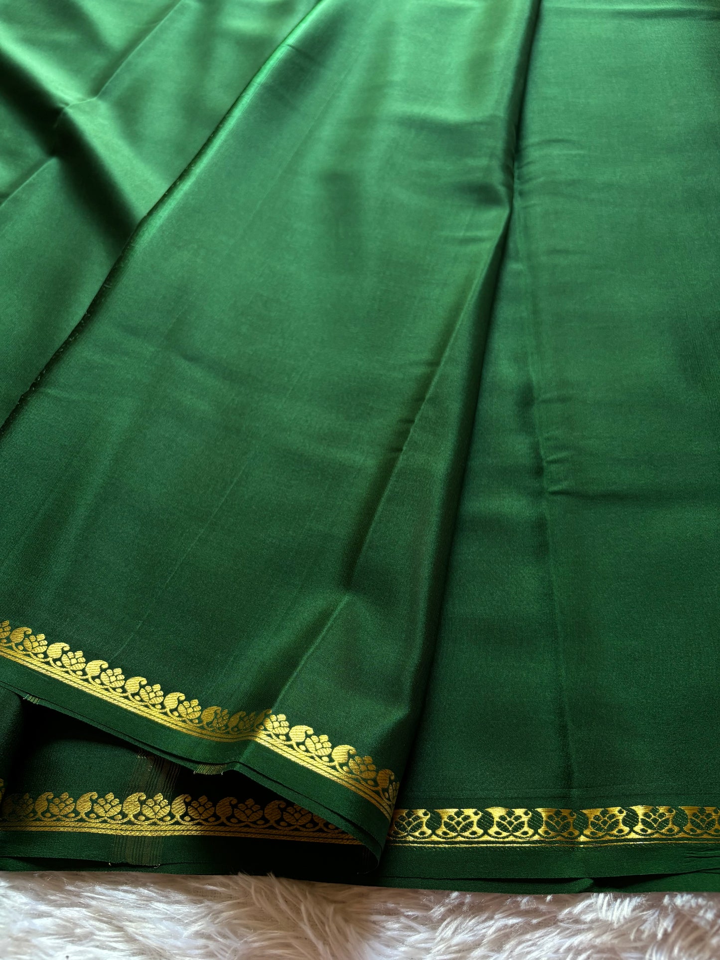 Vandana : Solid Bottle green