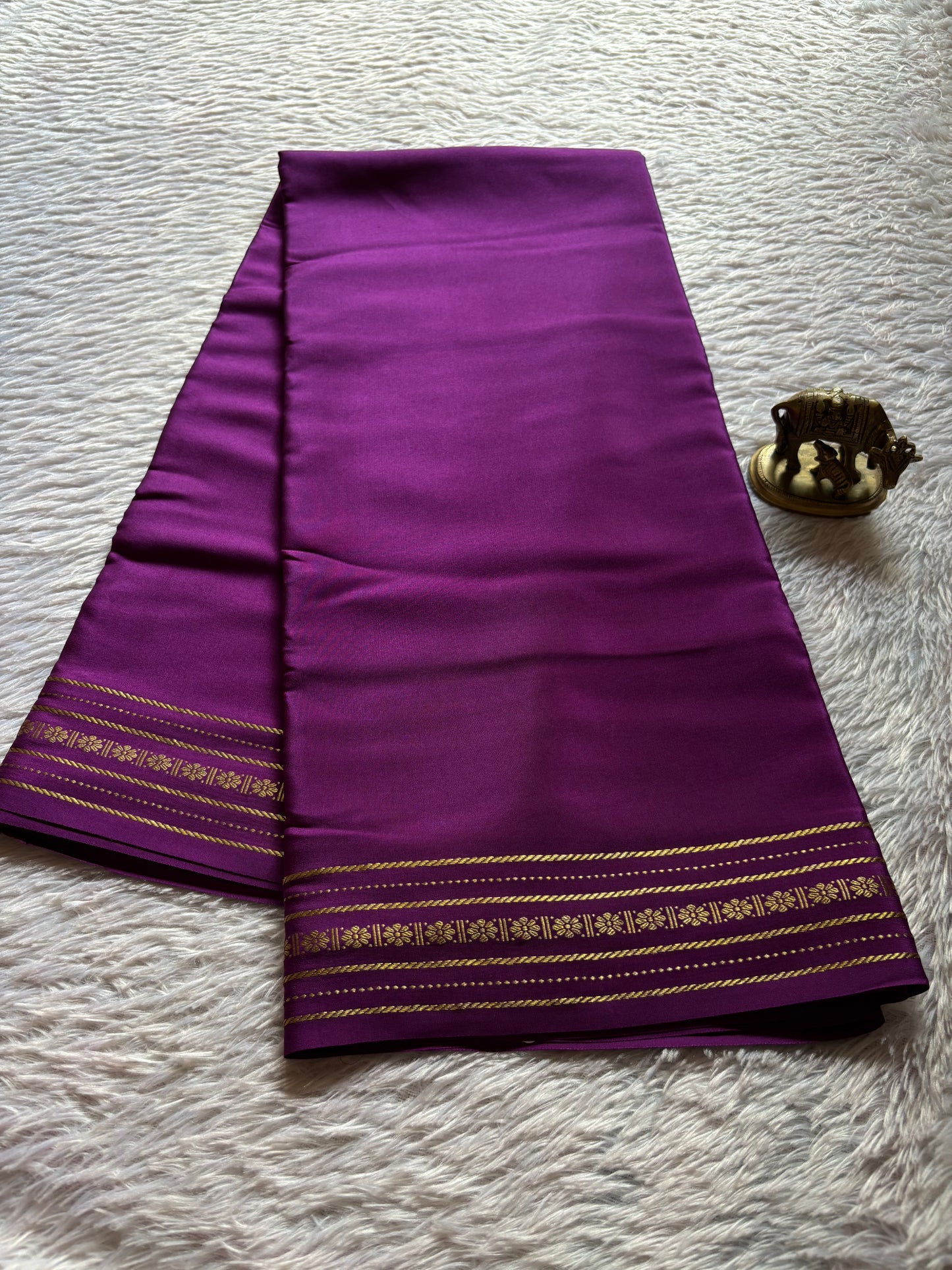 Mallige : Solid Magenta