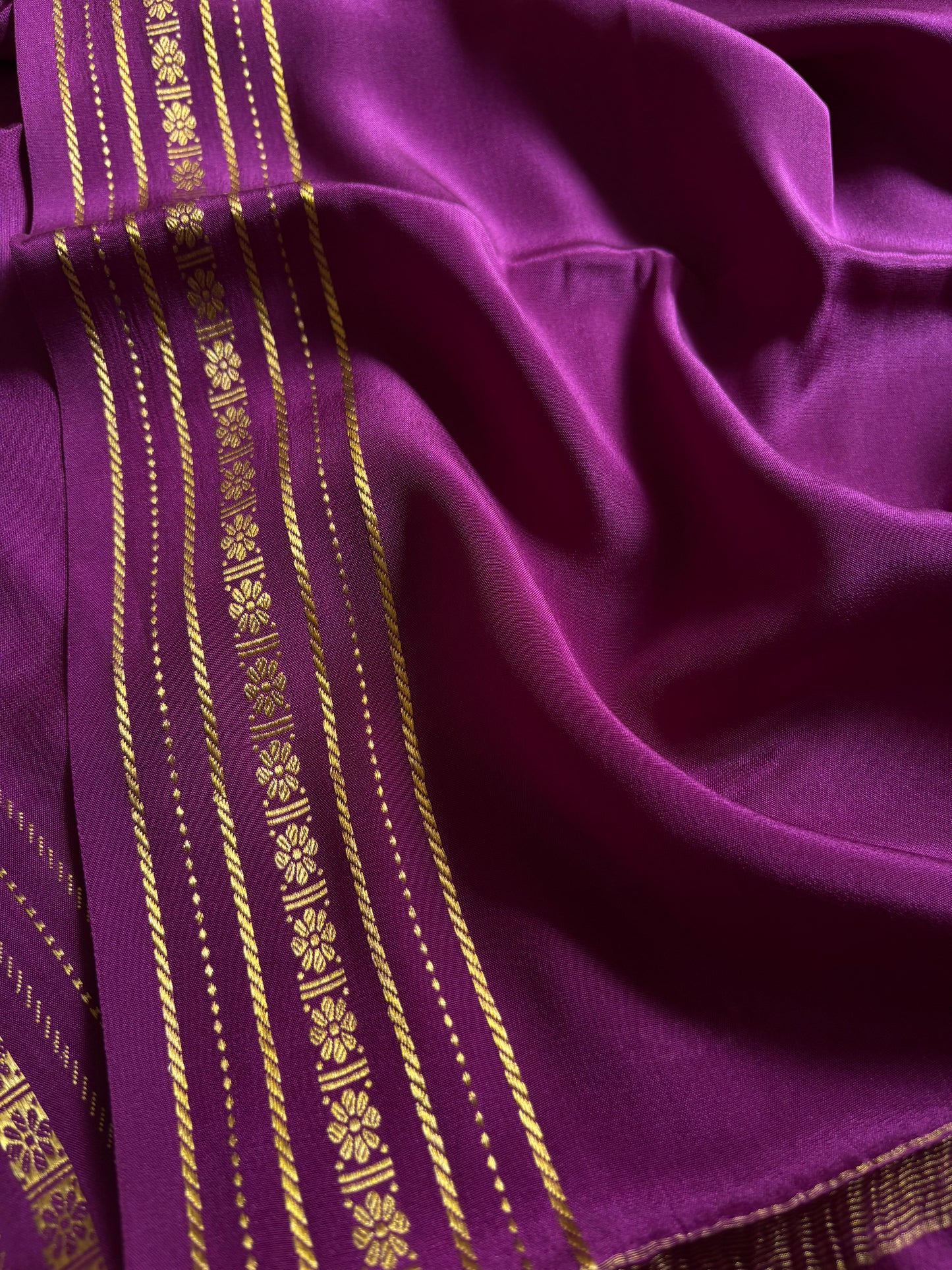 Mallige : Solid Magenta