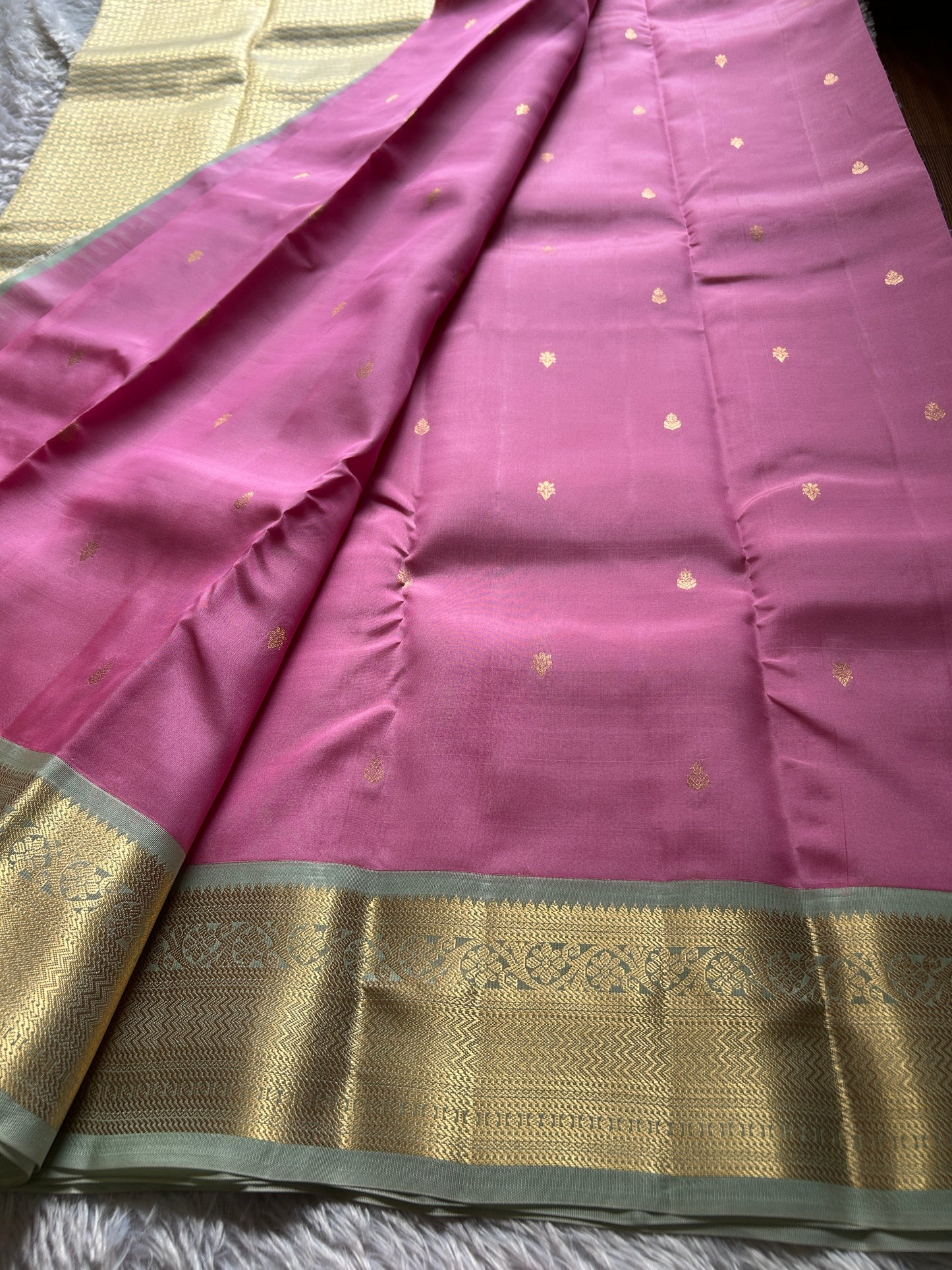Harusha (2D) : Baby pink-silver grey